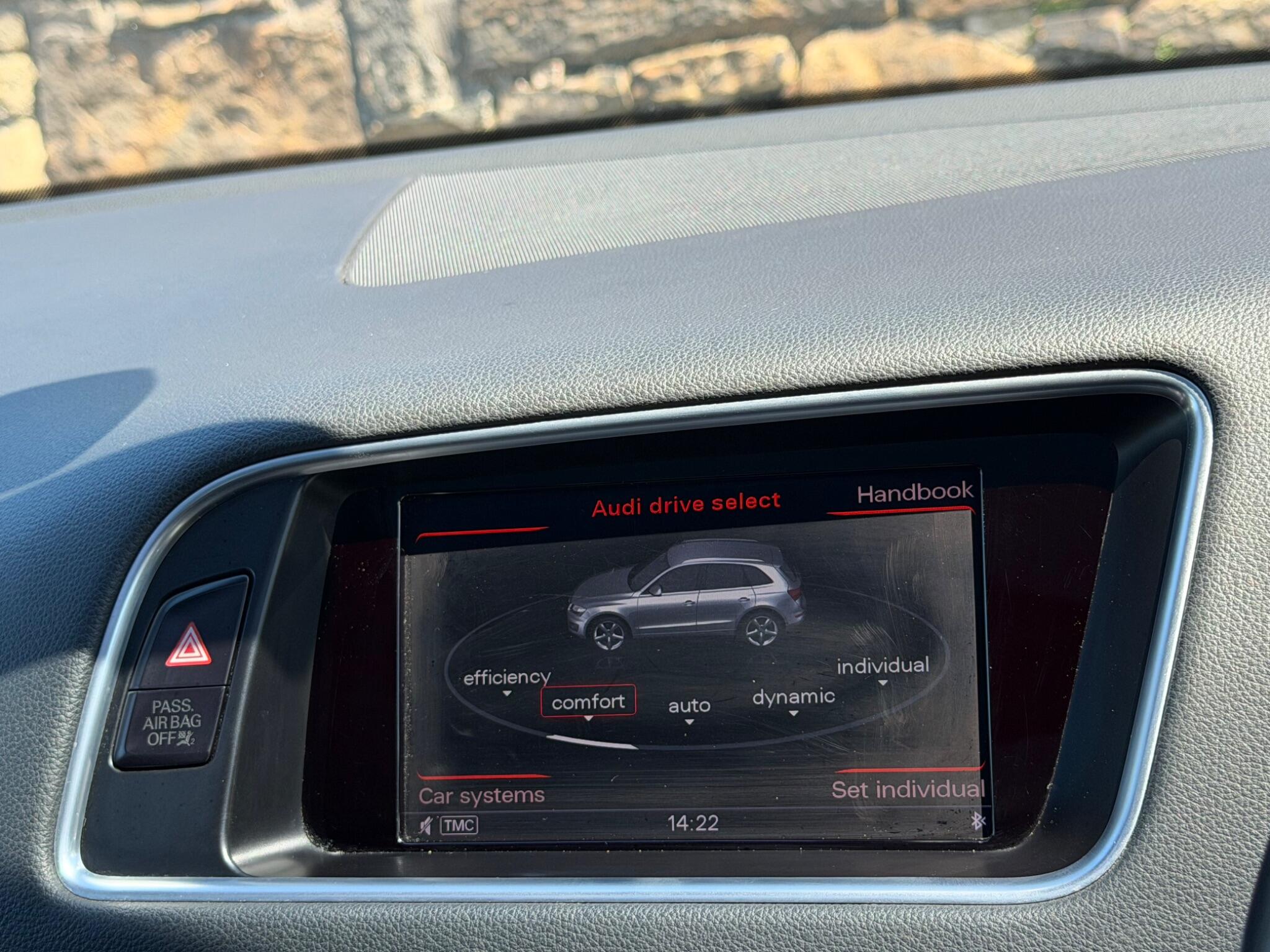 Audi SQ5 view 33