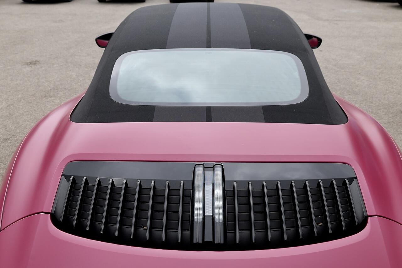 Porsche 911 view 17