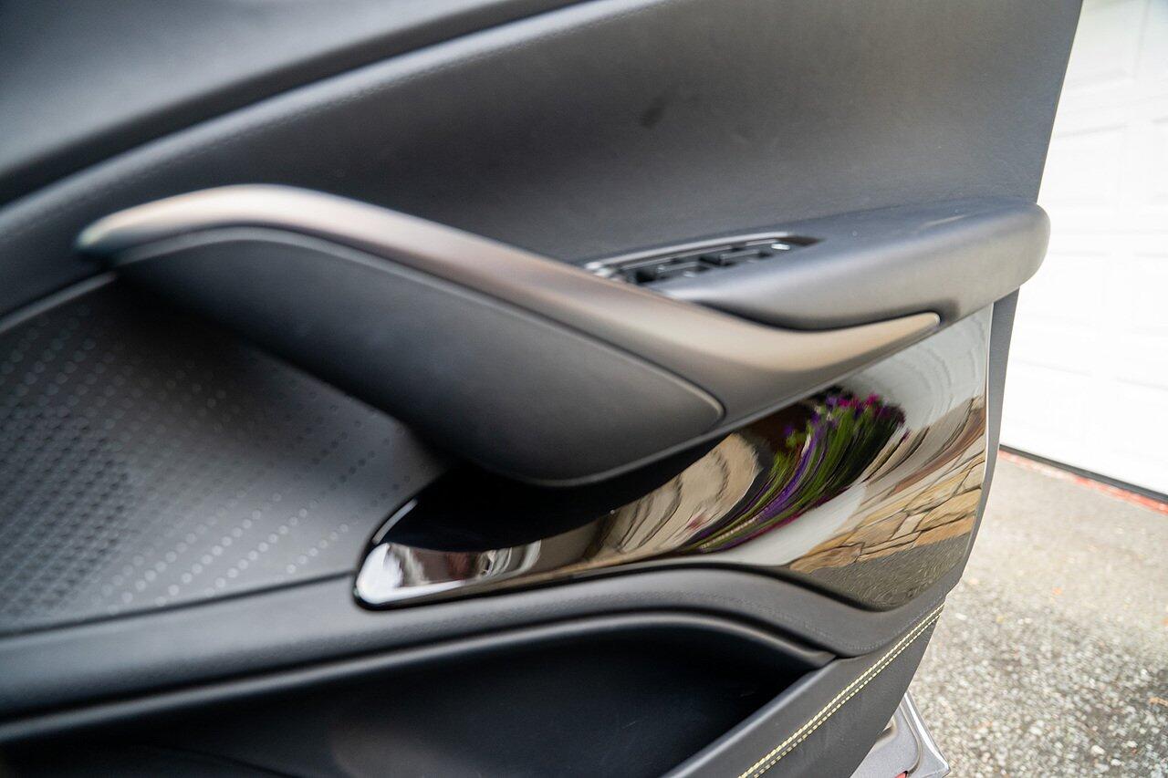 Aston Martin DBX view 61