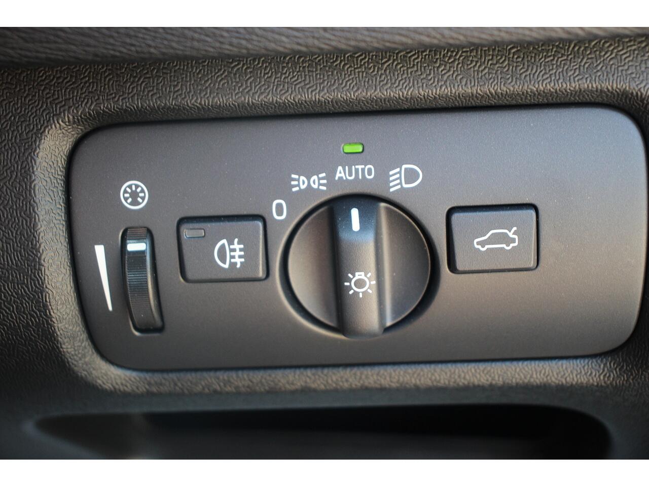 Volvo V40 view 29