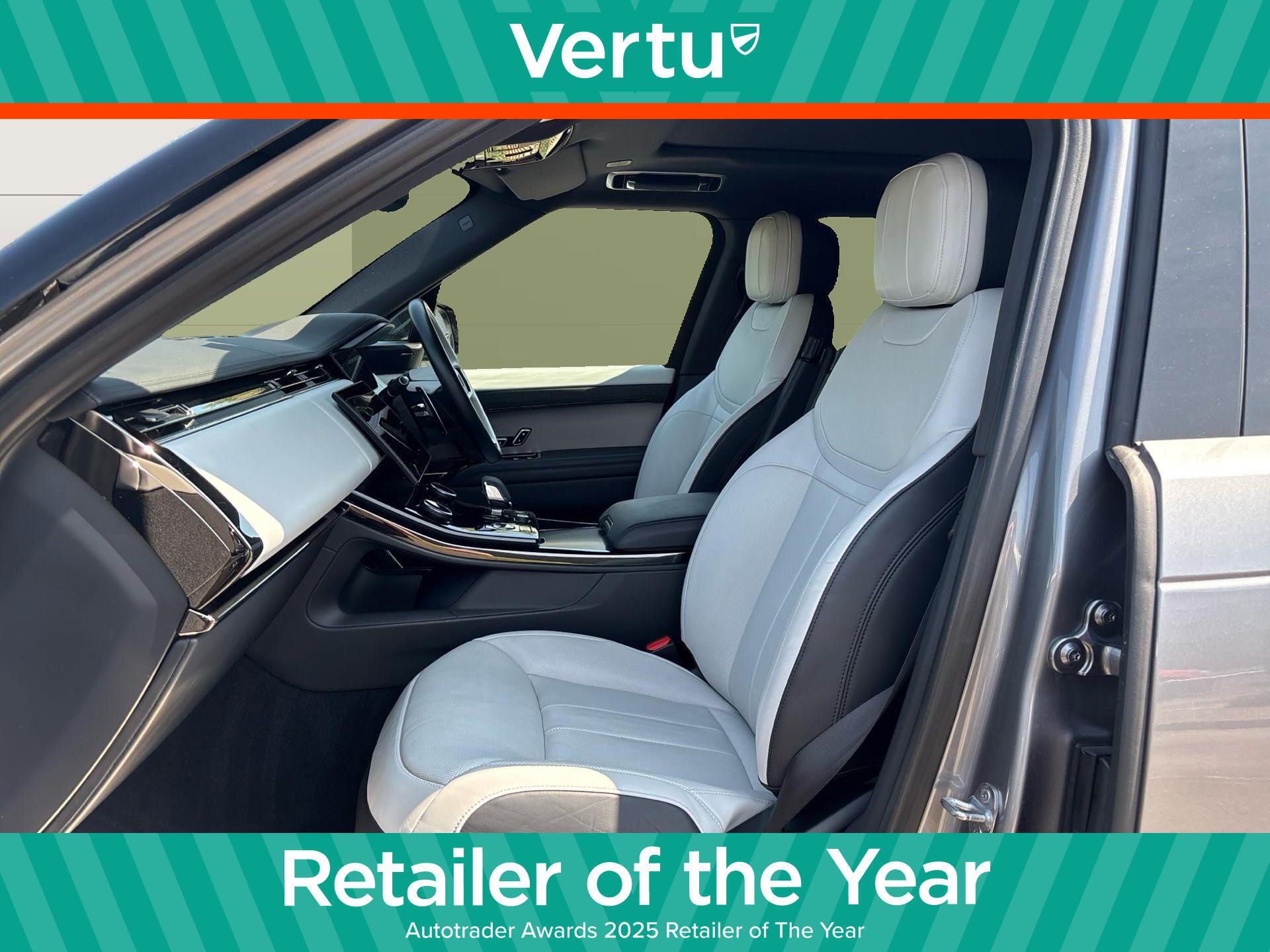 Land Rover Range Rover Sport view 3