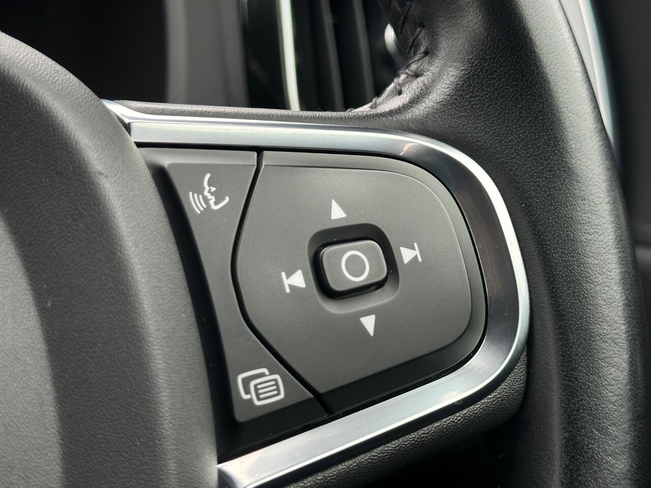 Volvo XC60 view 23