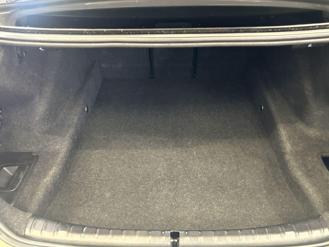 BMW 5 Series view 12