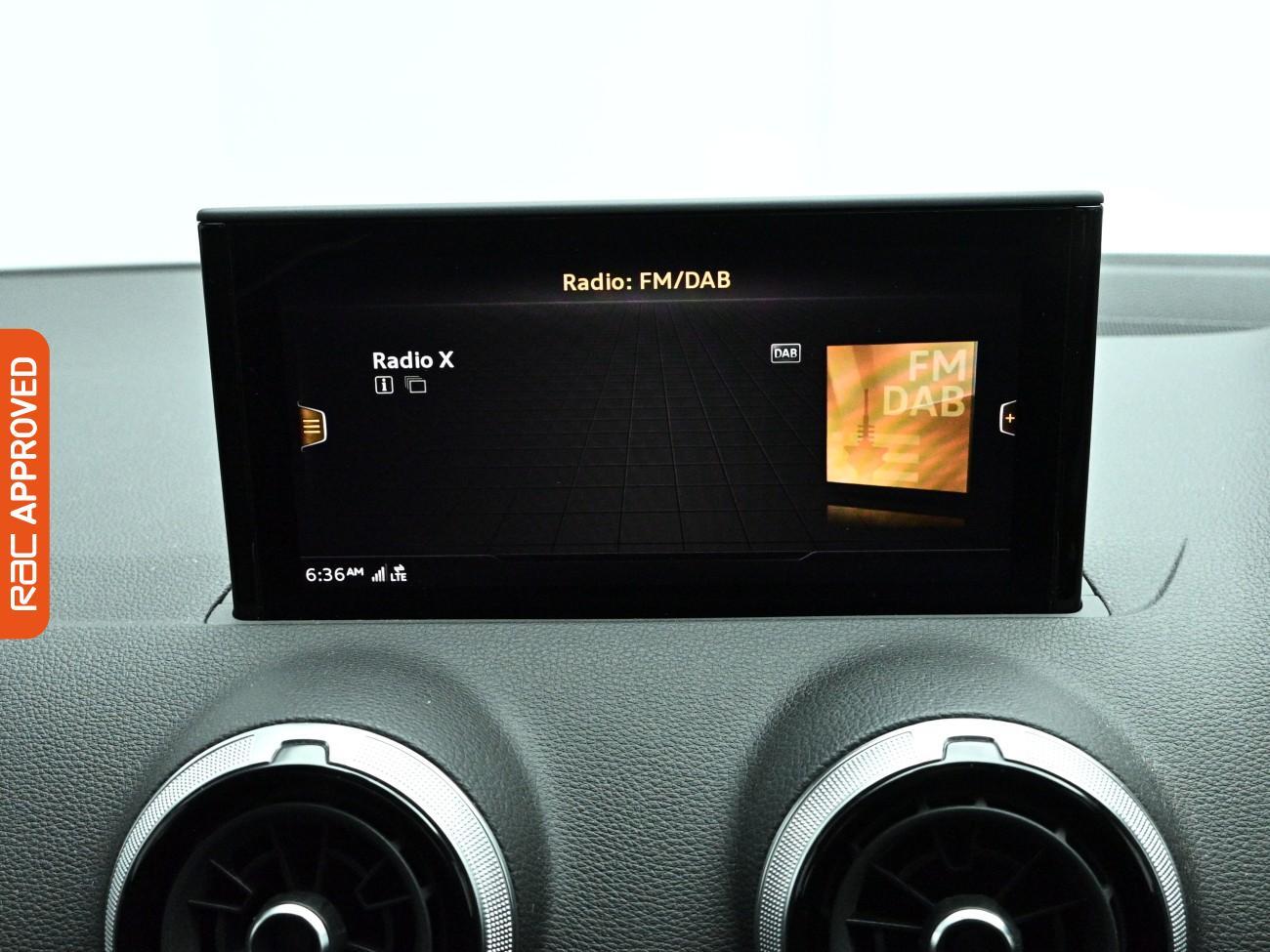 Audi Q2 view 14