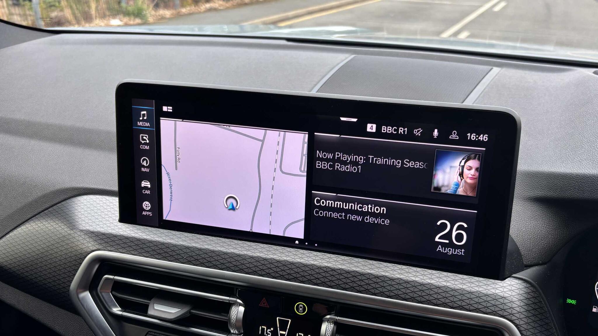 BMW X3 view 10