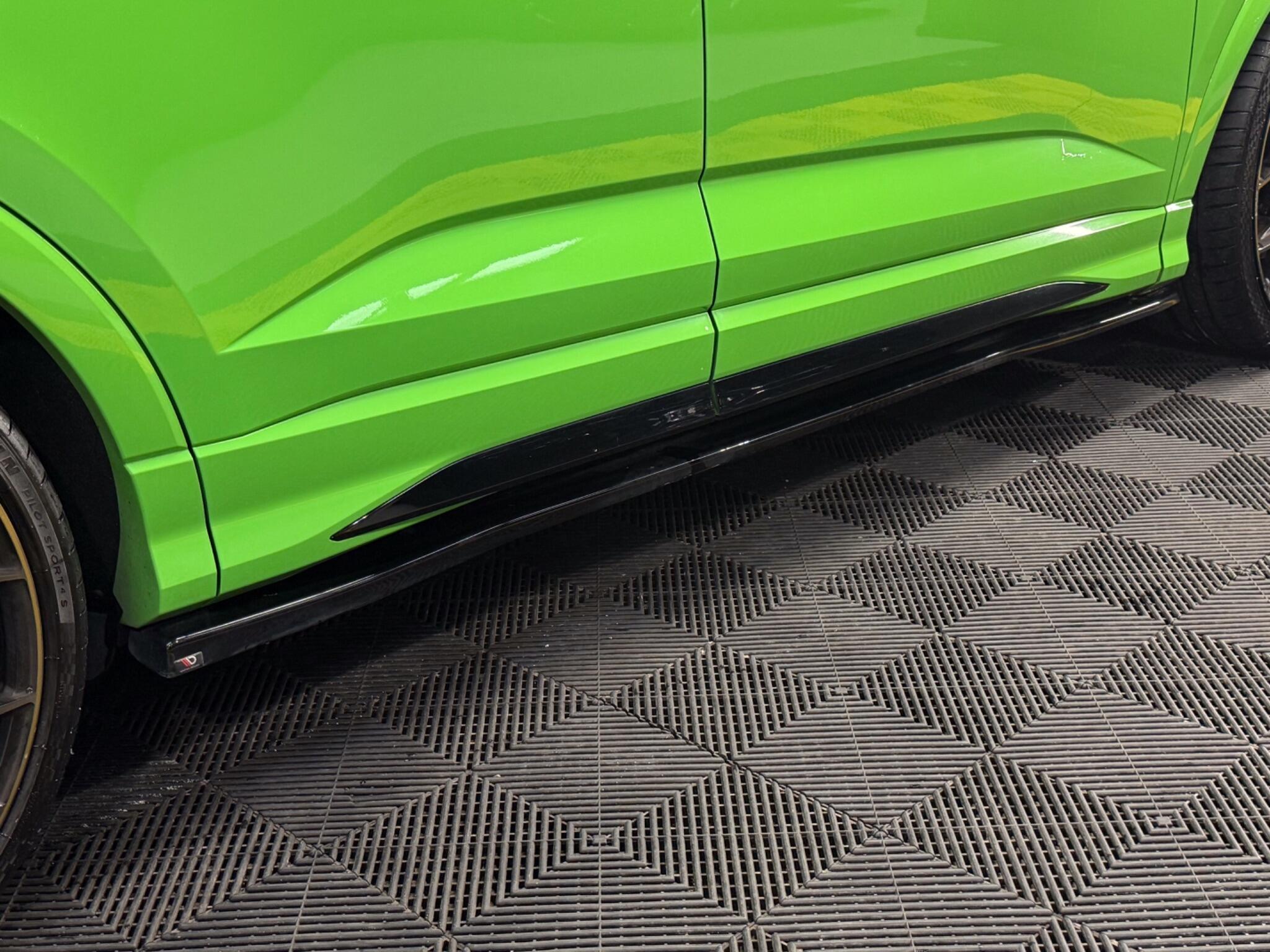Audi RS Q3 view 21