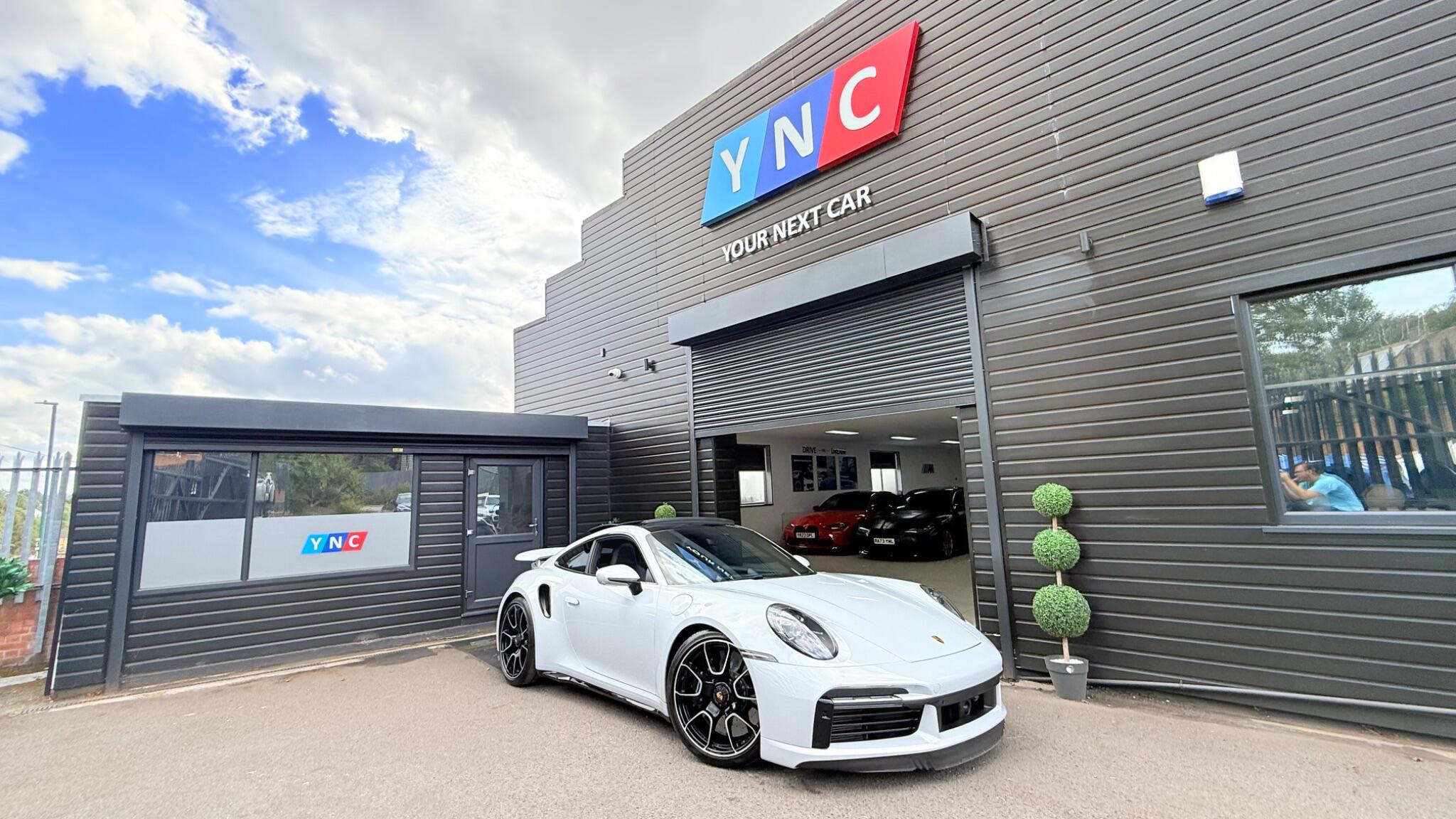 Porsche 911 view 12