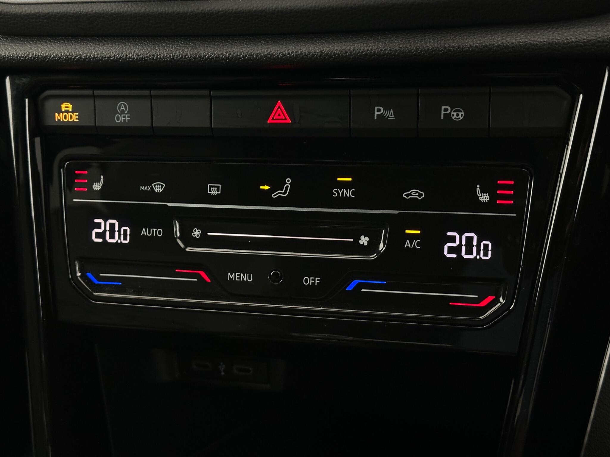 Volkswagen T-Roc view 21