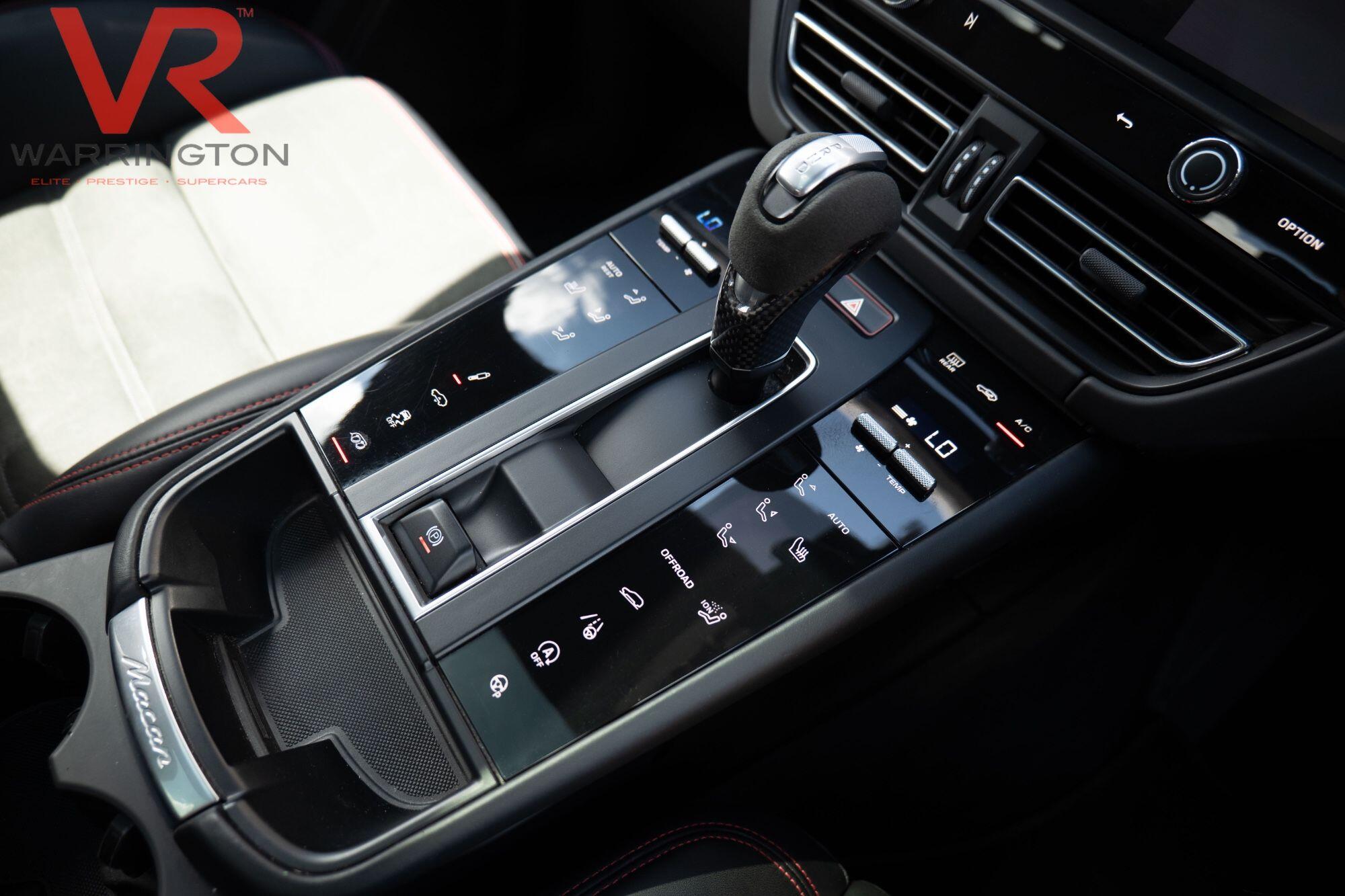 Porsche Macan view 32