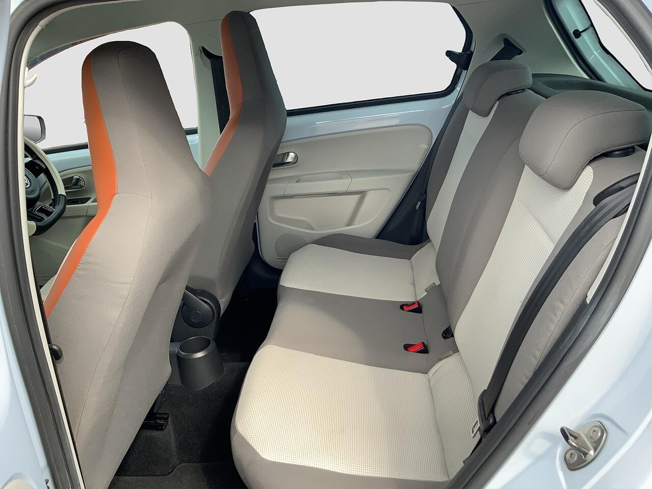 Volkswagen Up! view 17