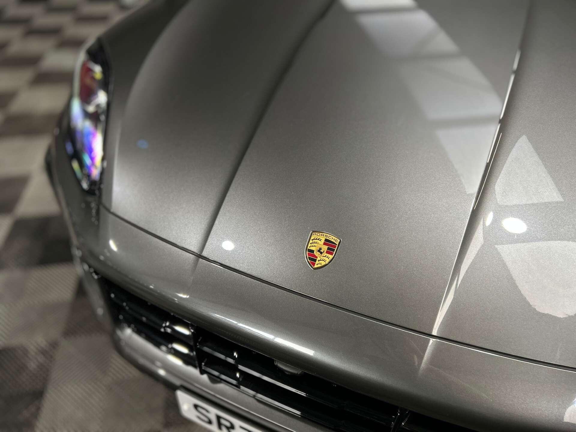 Porsche Cayenne view 7