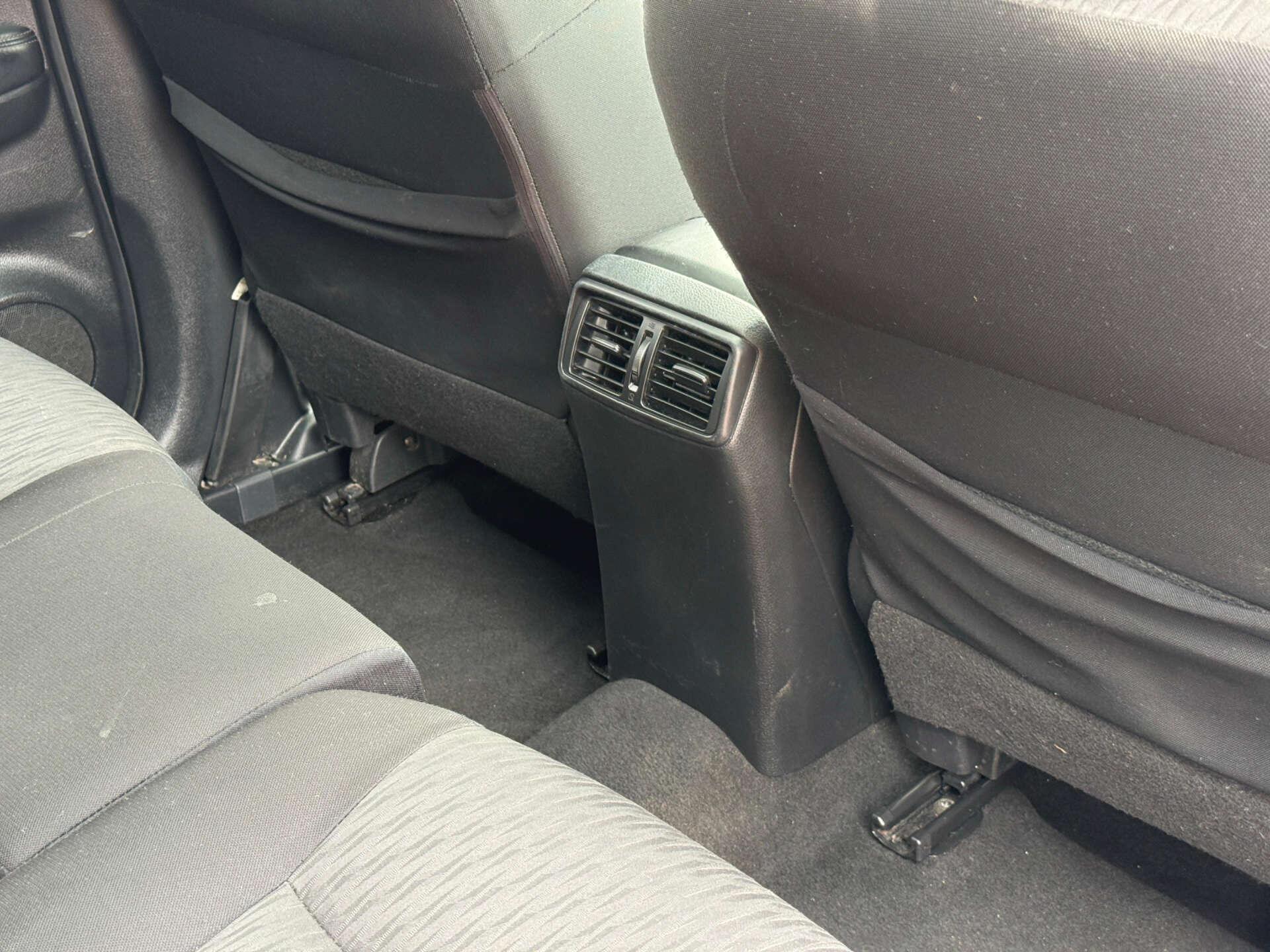 Nissan X-Trail view 34