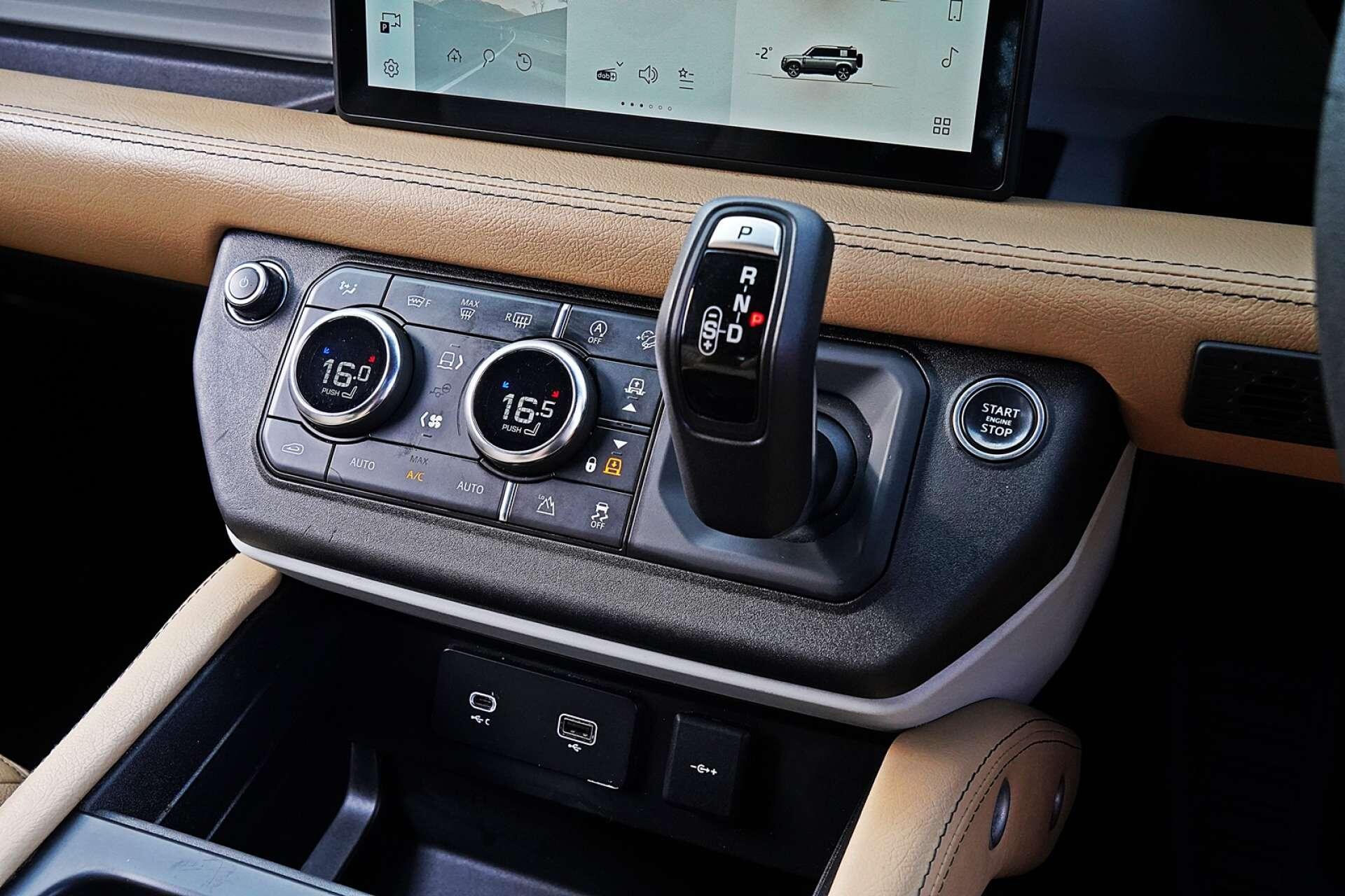 Land Rover Defender view 23