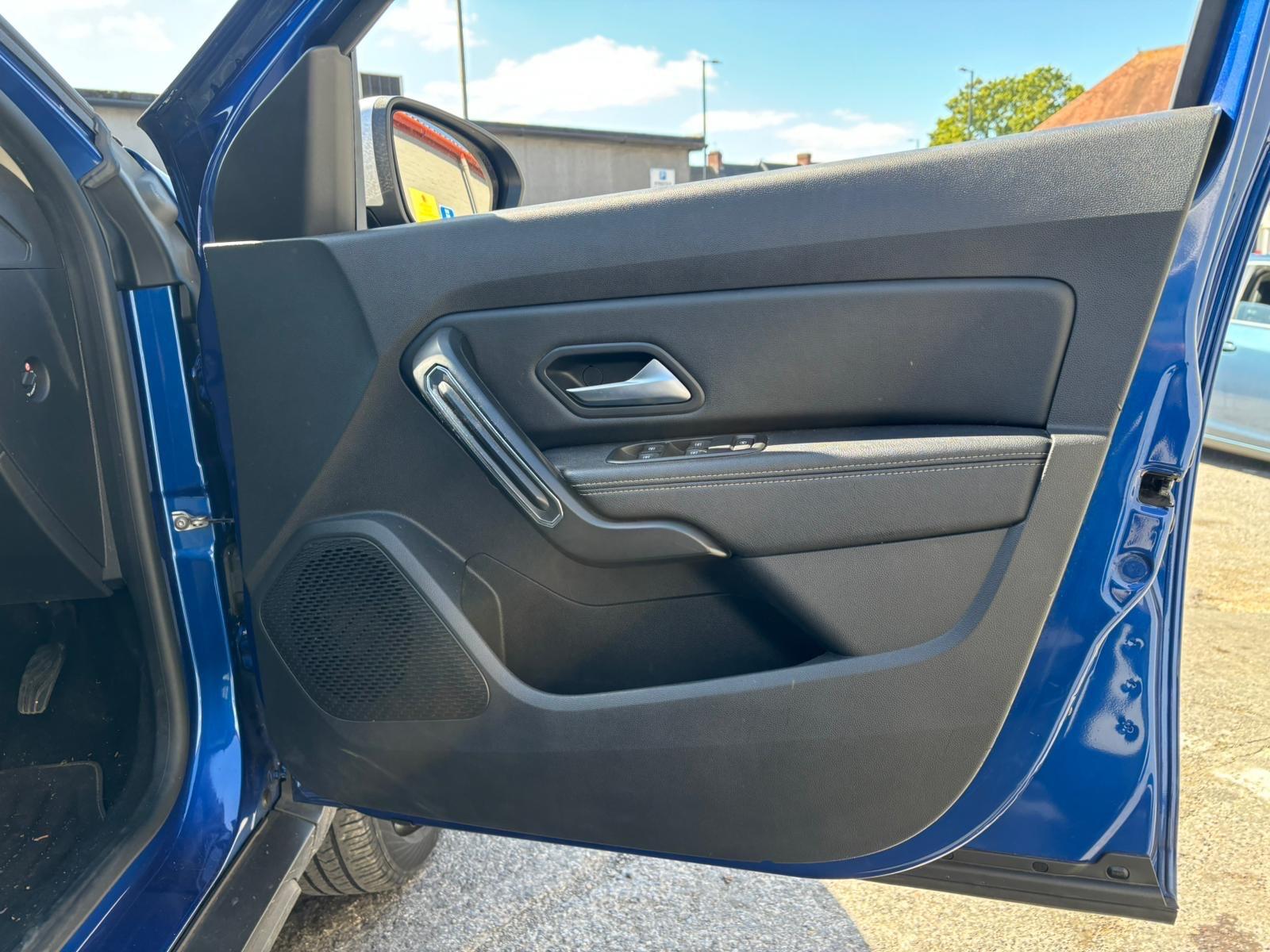 Dacia Duster view 16