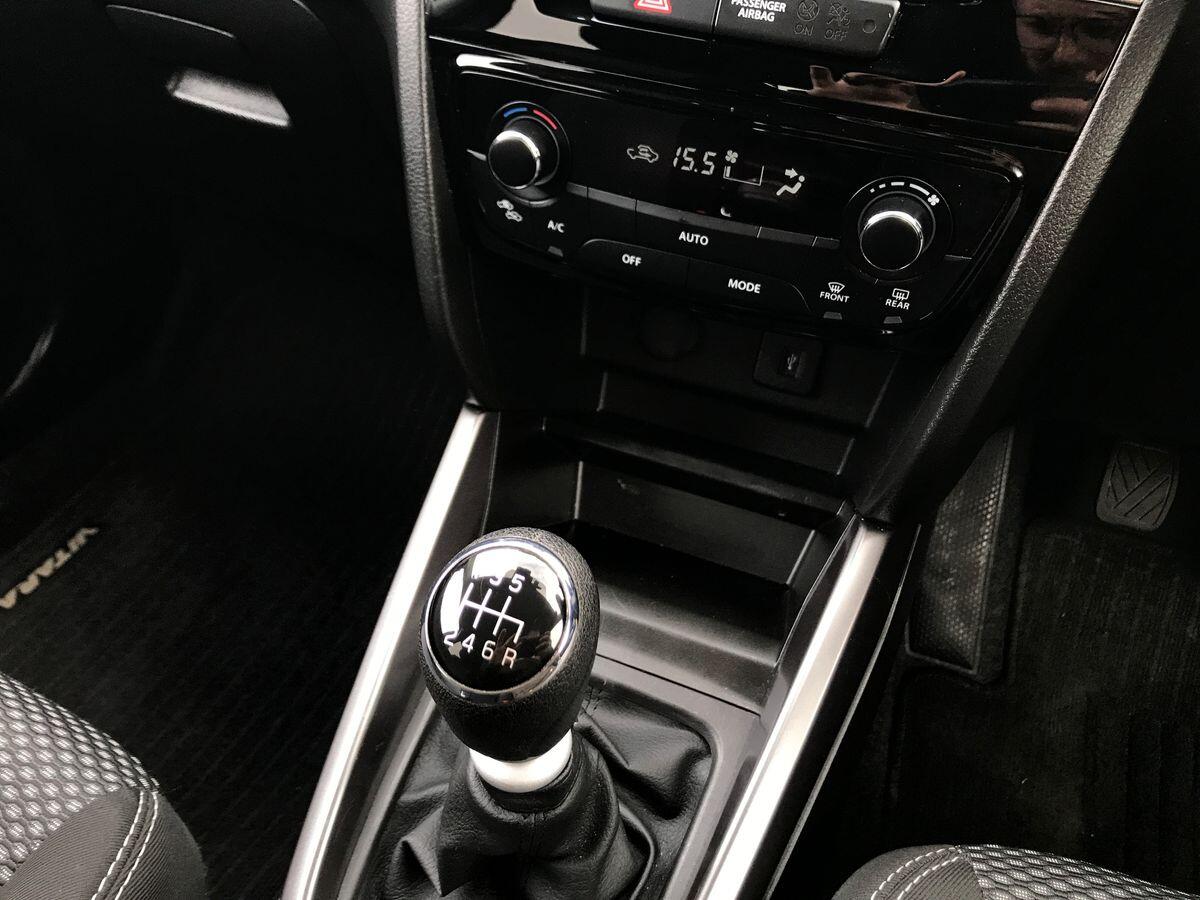 Suzuki Vitara view 18