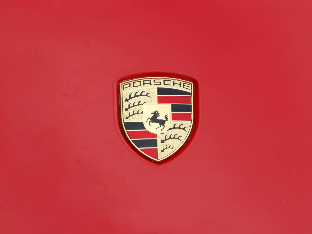 Porsche Cayman view 11