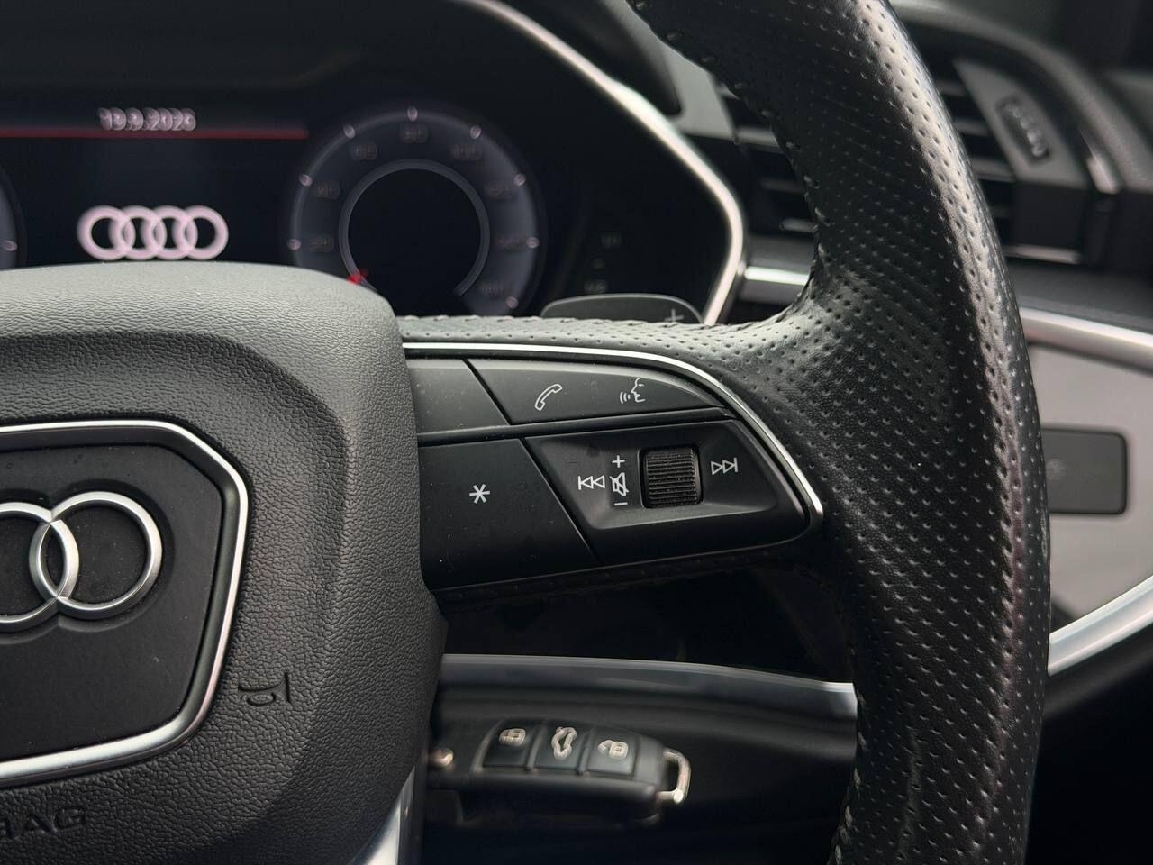 Audi Q3 view 35