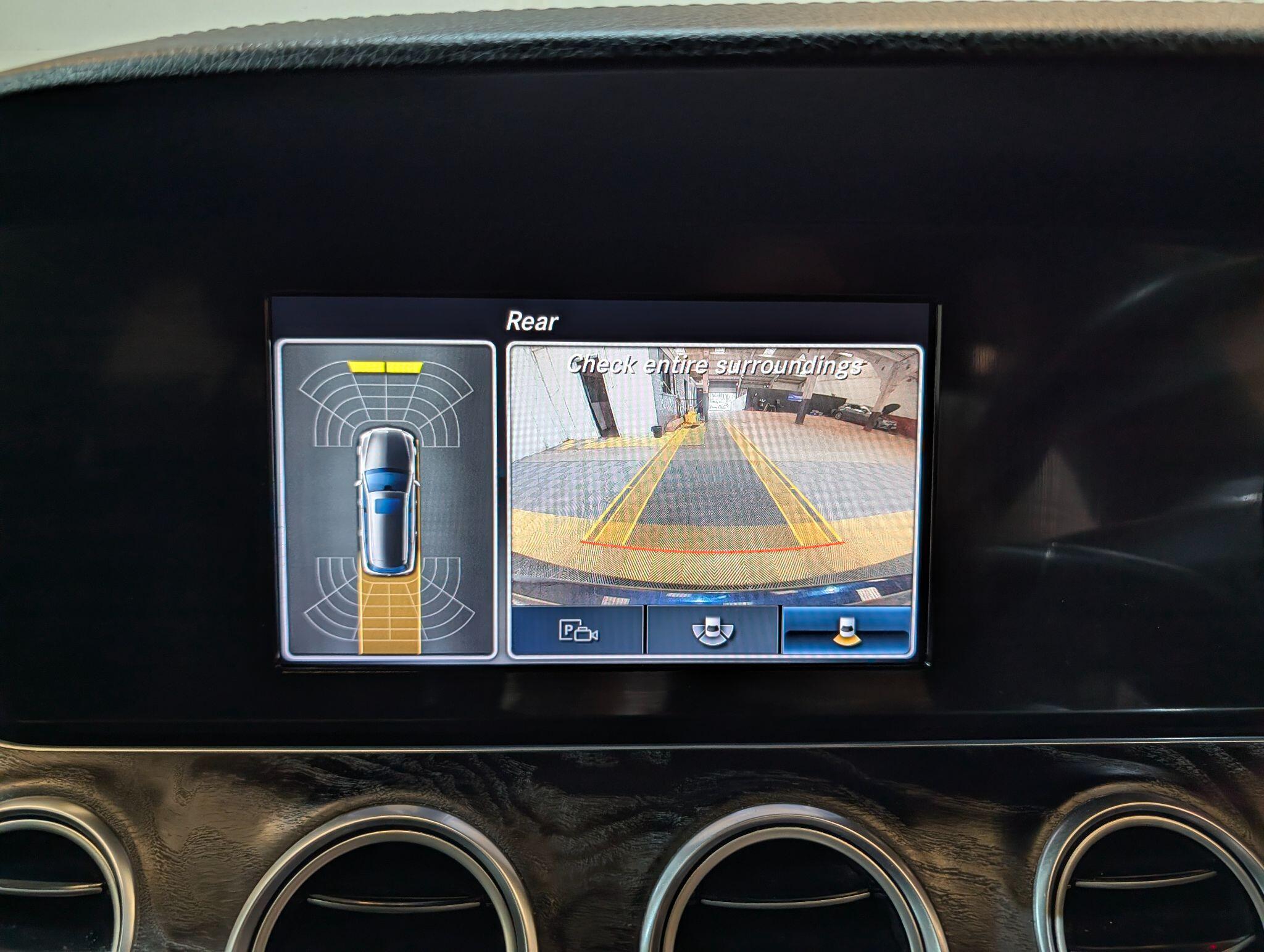 Mercedes-Benz E-Class view 50