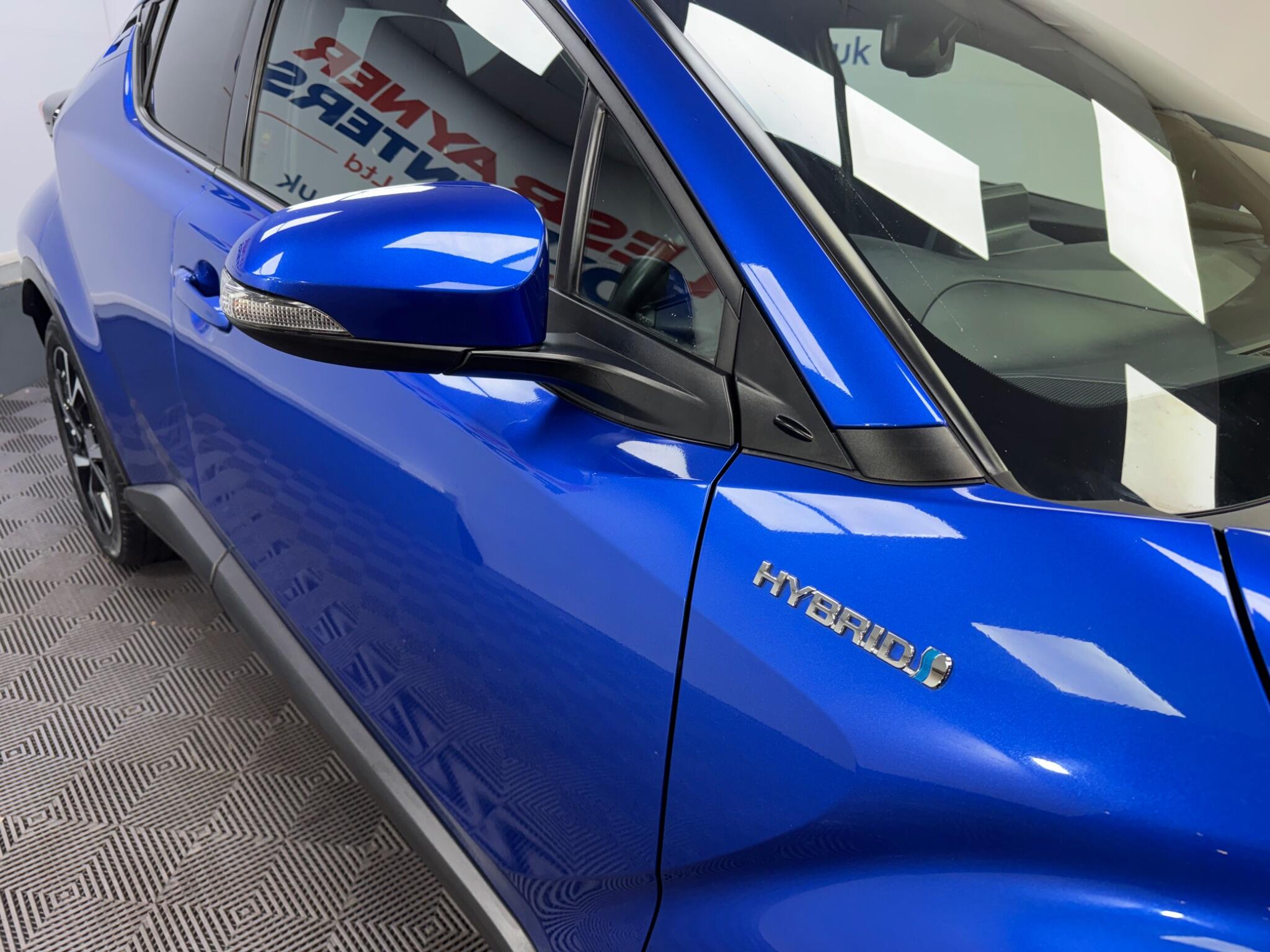 Toyota C-HR view 20