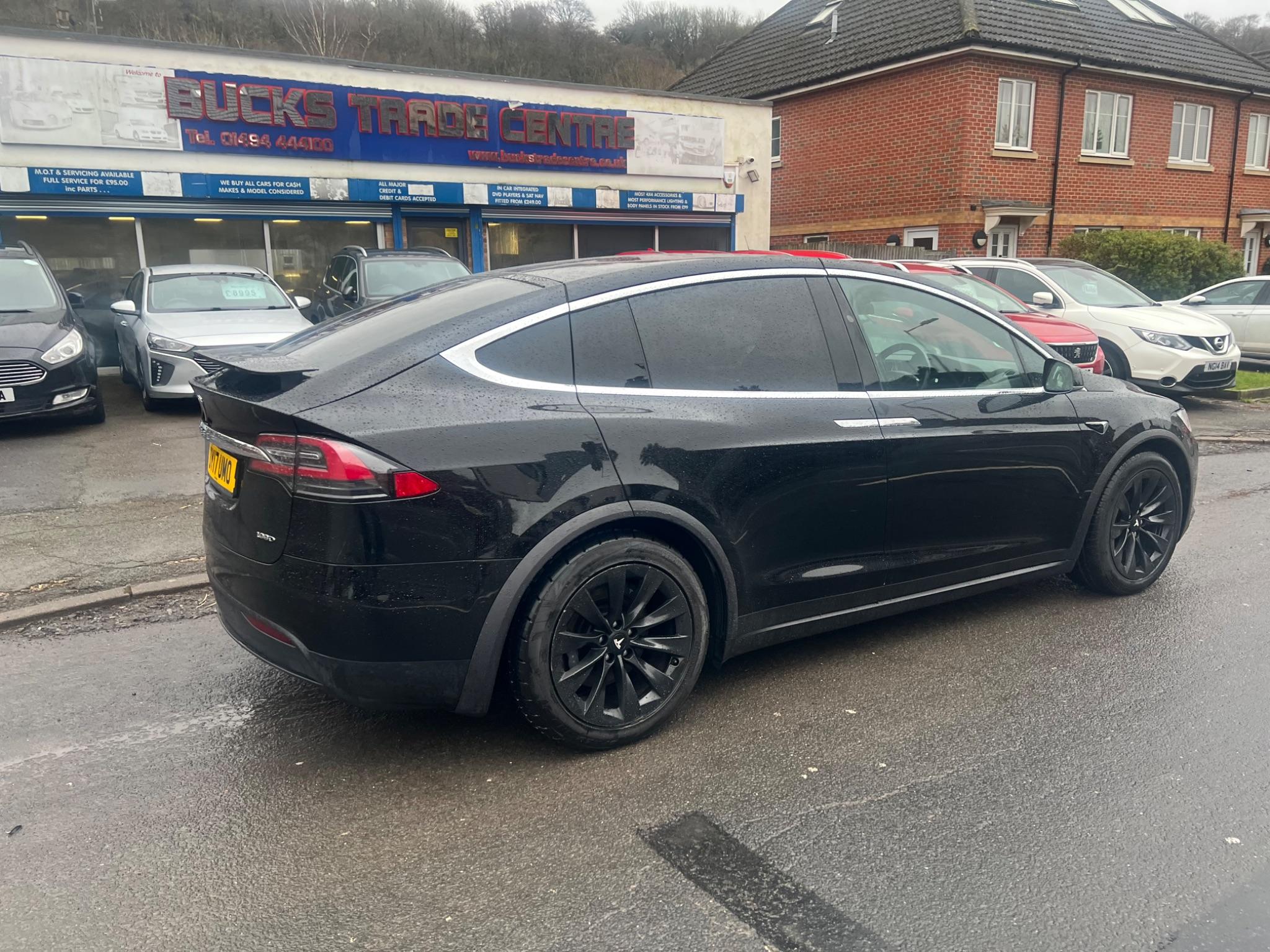 2017 Tesla Model X image 11