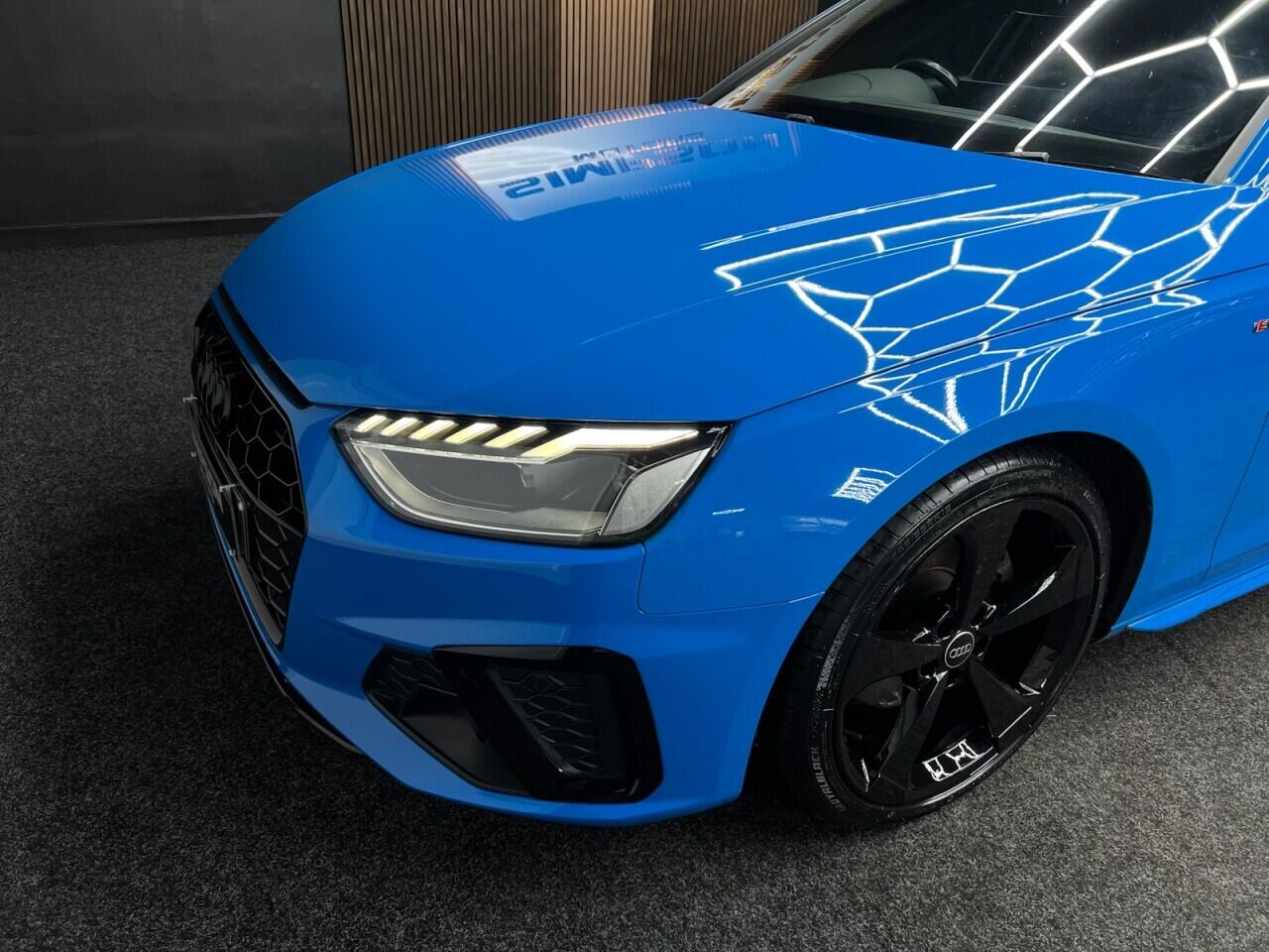 Audi A4 view 23