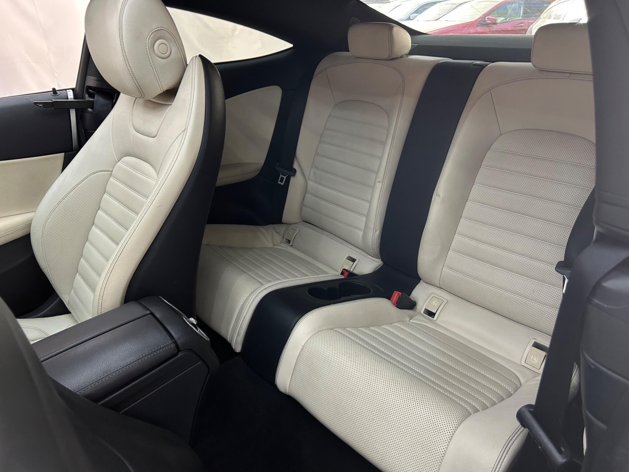 Mercedes-Benz C-Class view 24