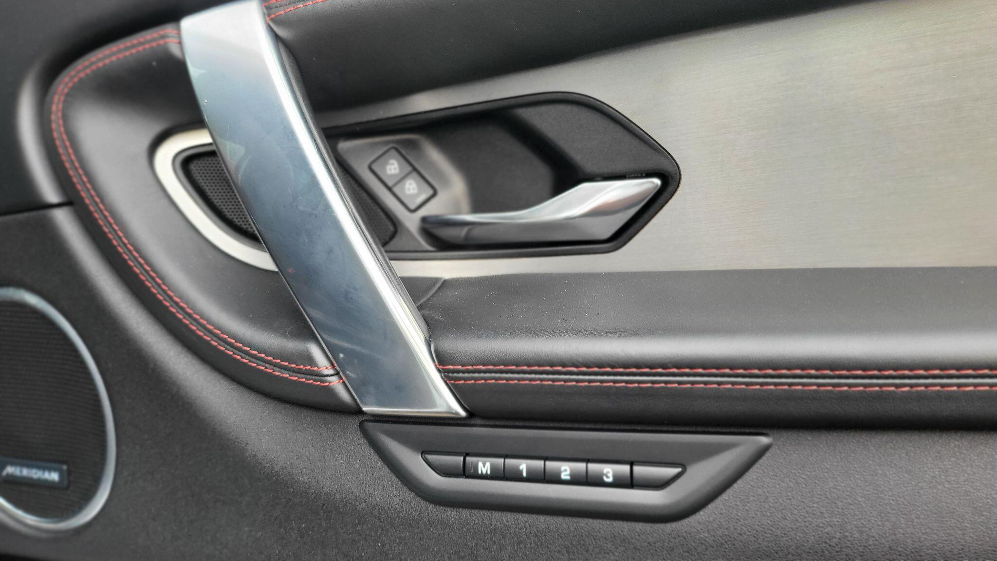 Land Rover Discovery Sport view 40