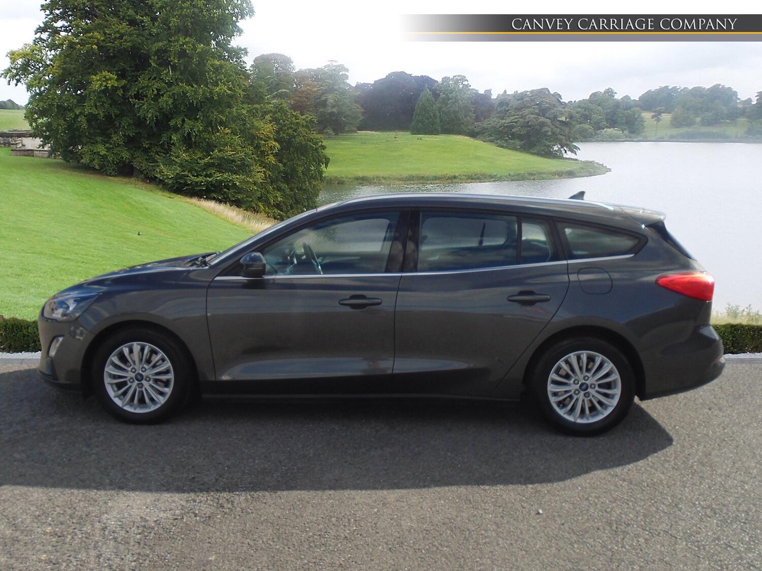 Ford Focus view 6