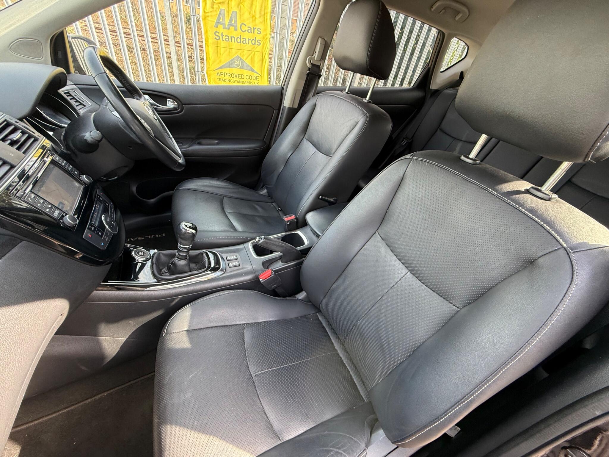 2016 Nissan Pulsar image 30