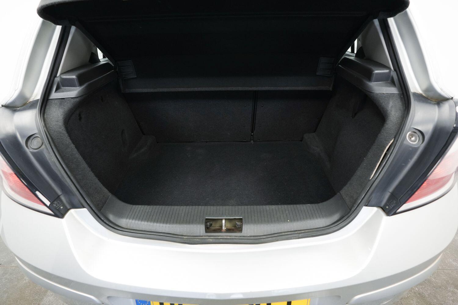 Vauxhall Astra view 8