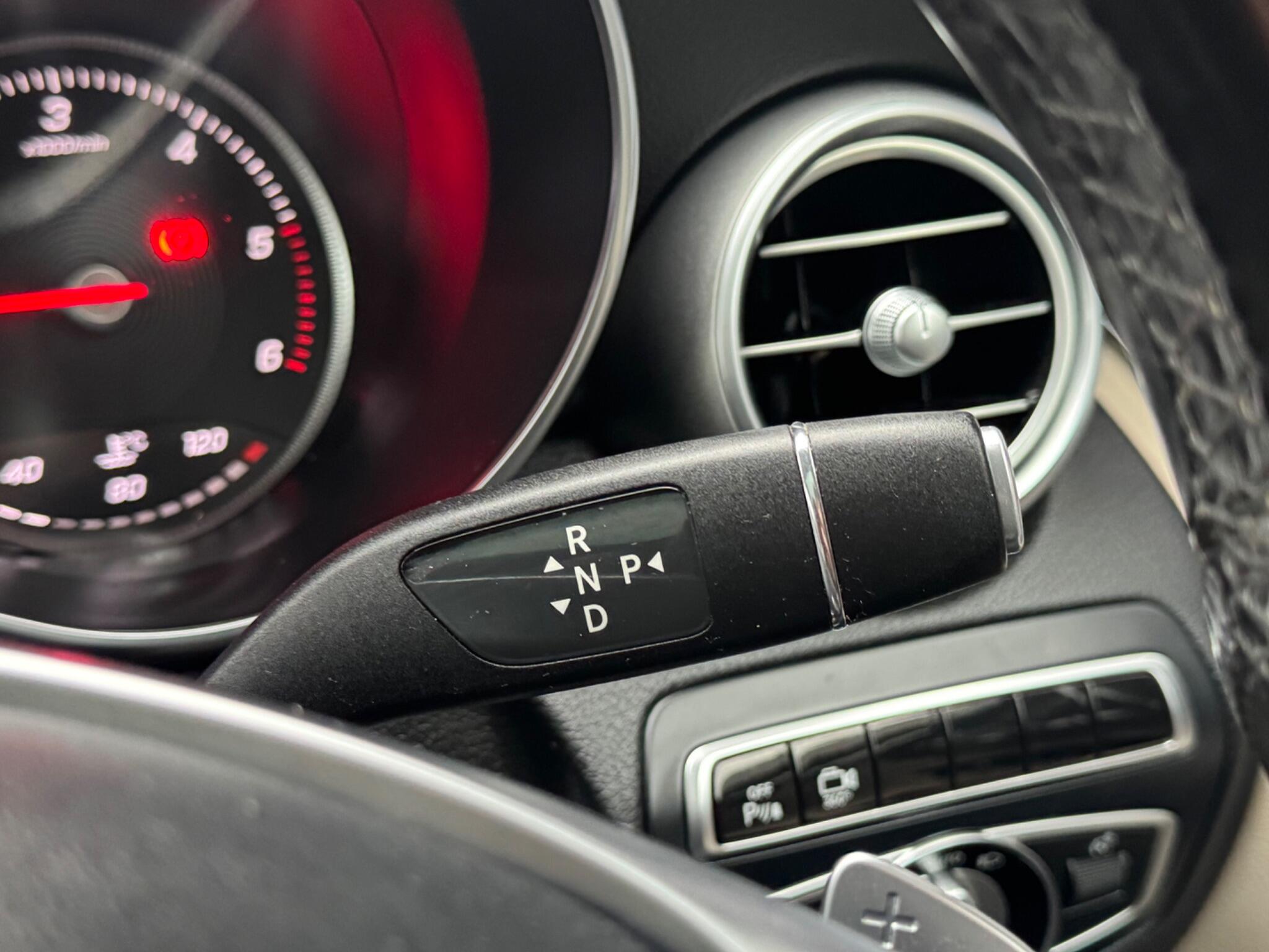 Mercedes-Benz C Class view 22