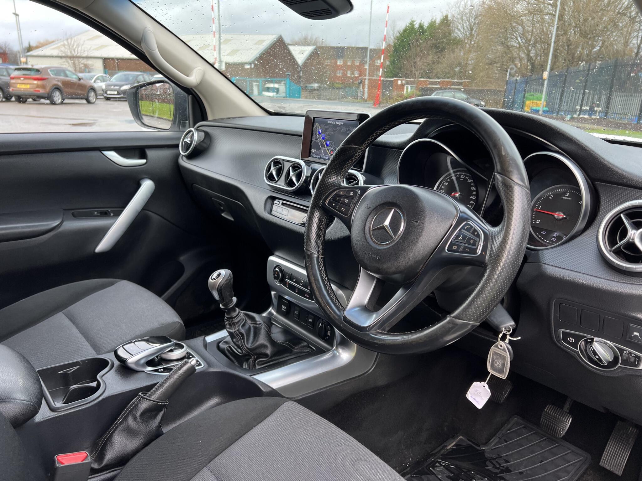 Mercedes-Benz X-Class view 16