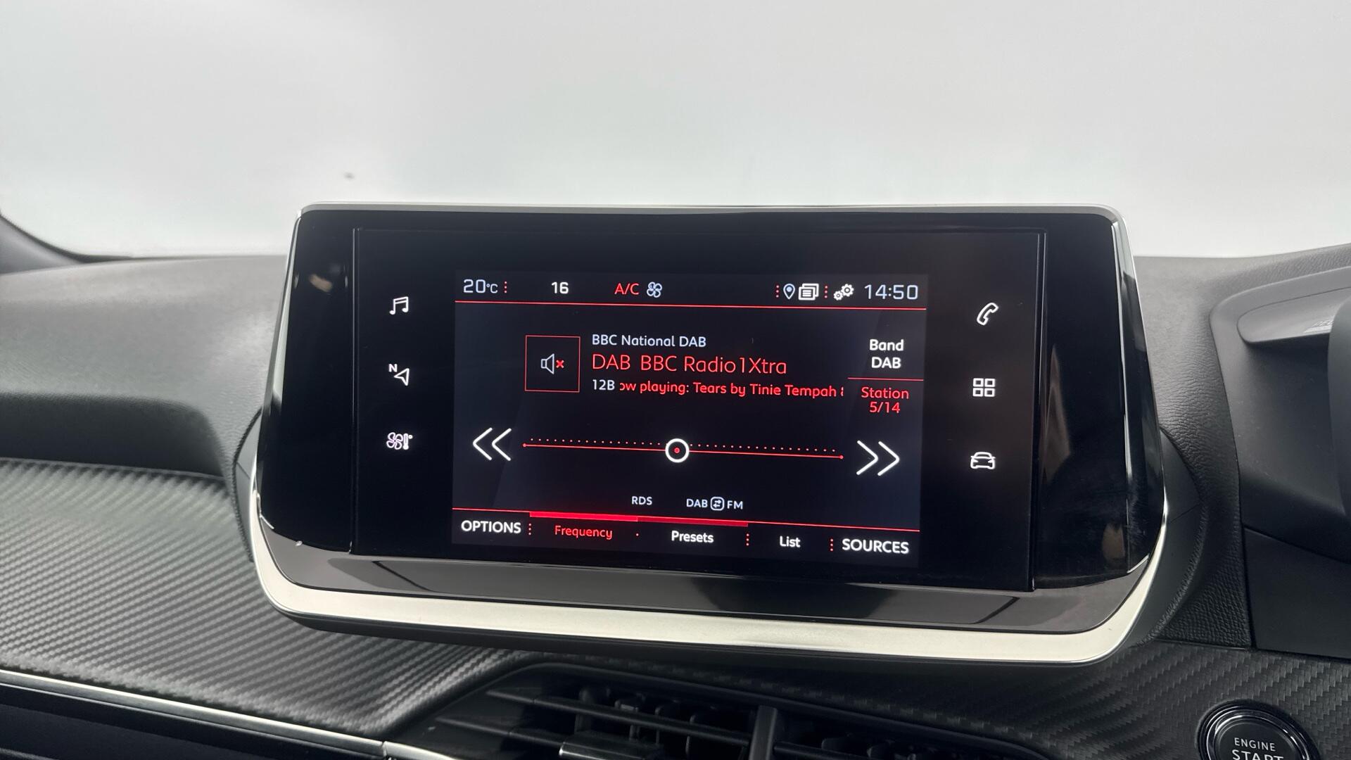Peugeot 2008 view 12