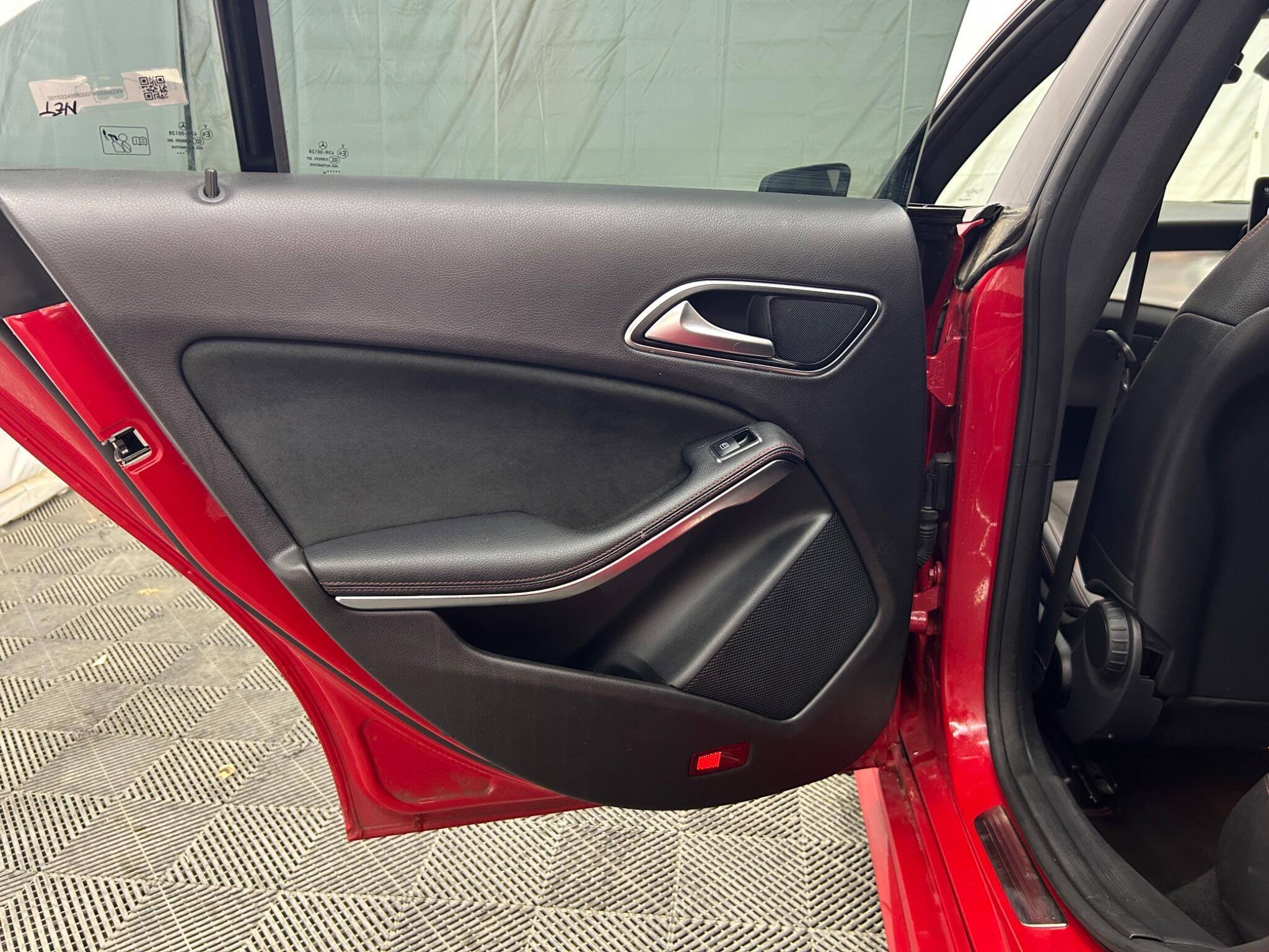 Mercedes-Benz Cla view 30