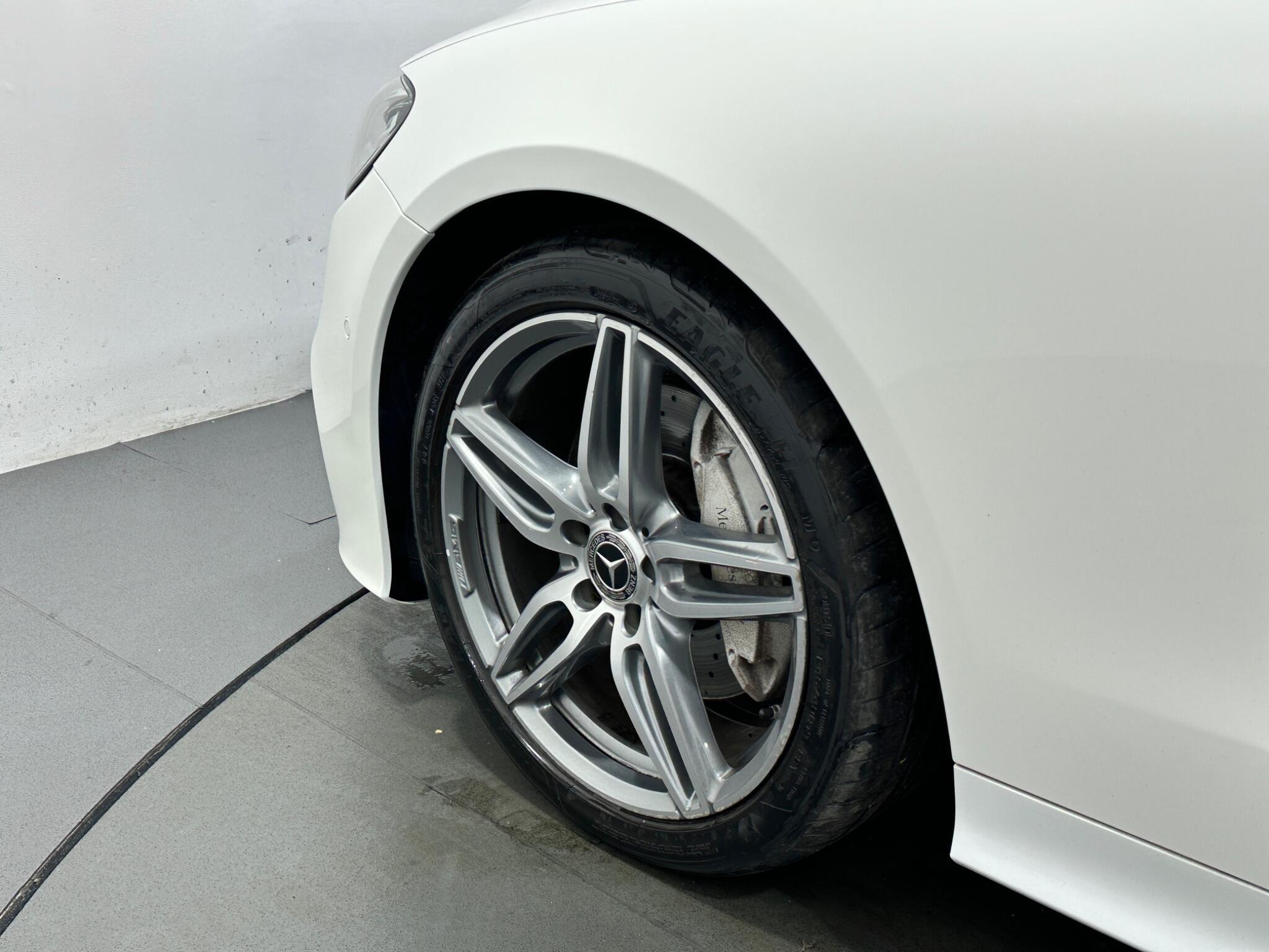 Mercedes-Benz E-Class view 50