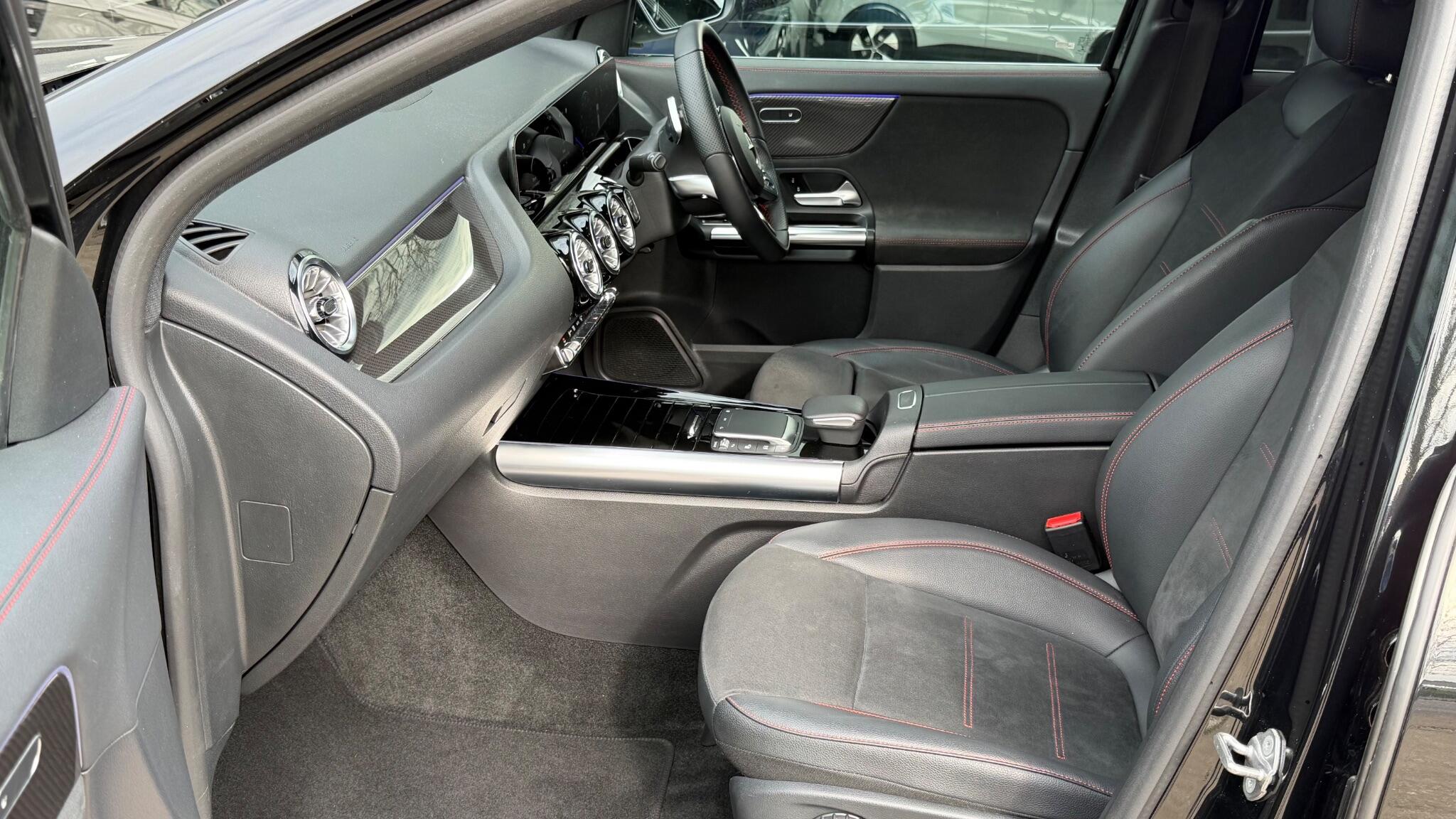 Mercedes-Benz Gla view 10