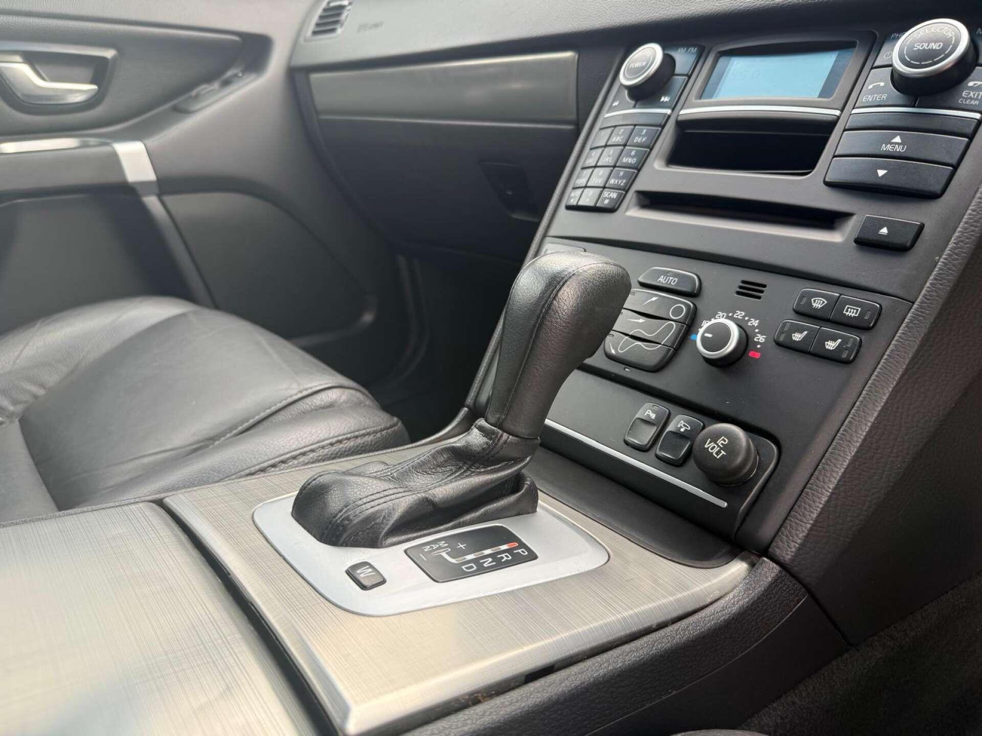 Volvo XC90 view 32