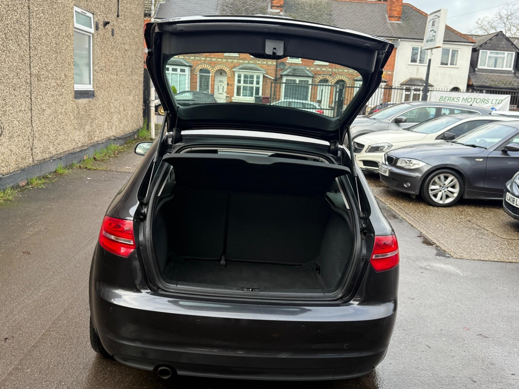 2012 Audi A3 1.6 TDI Sport Sportback Euro 5 (s/s) 5dr image 7