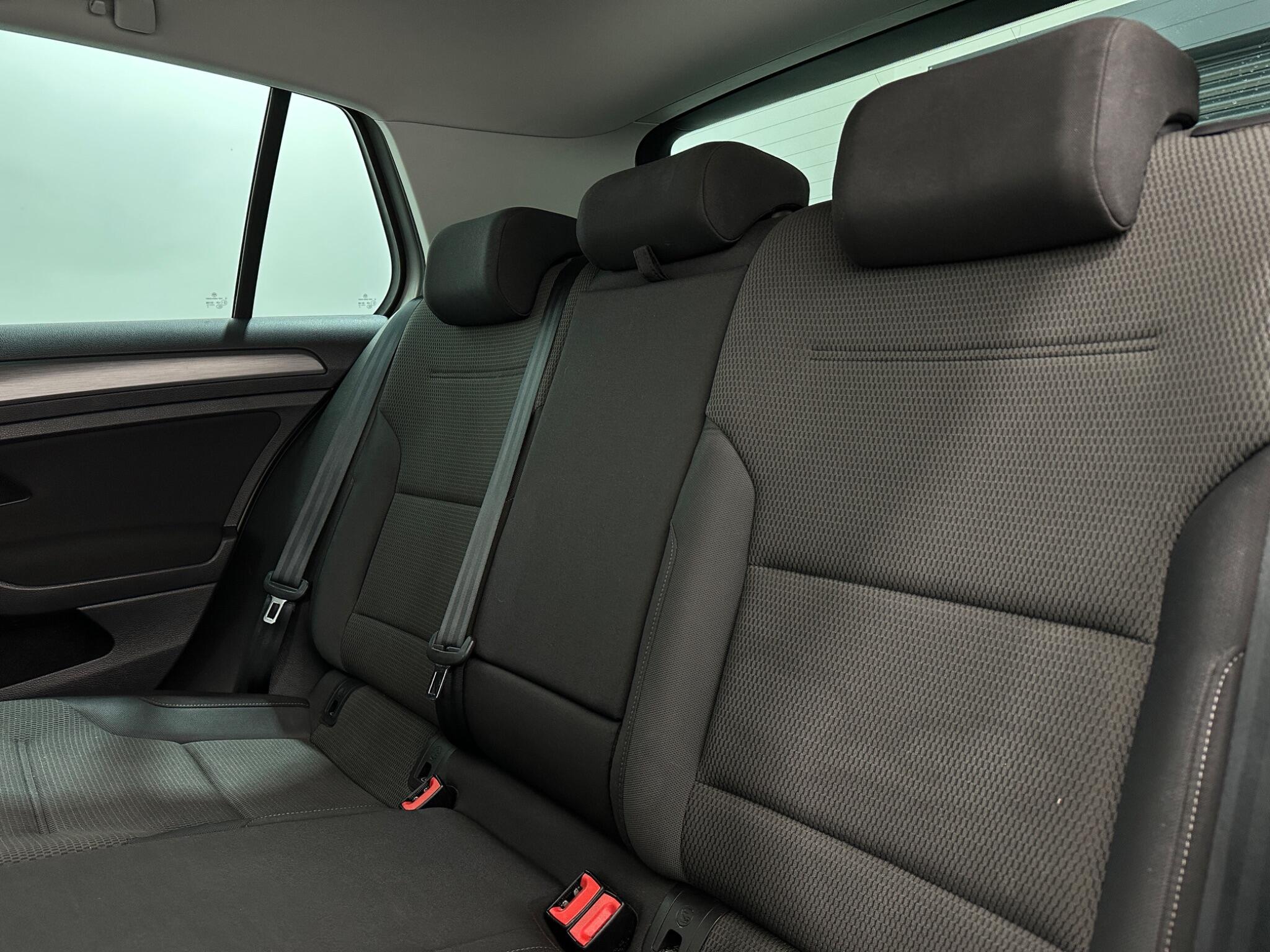 Volkswagen Golf view 39