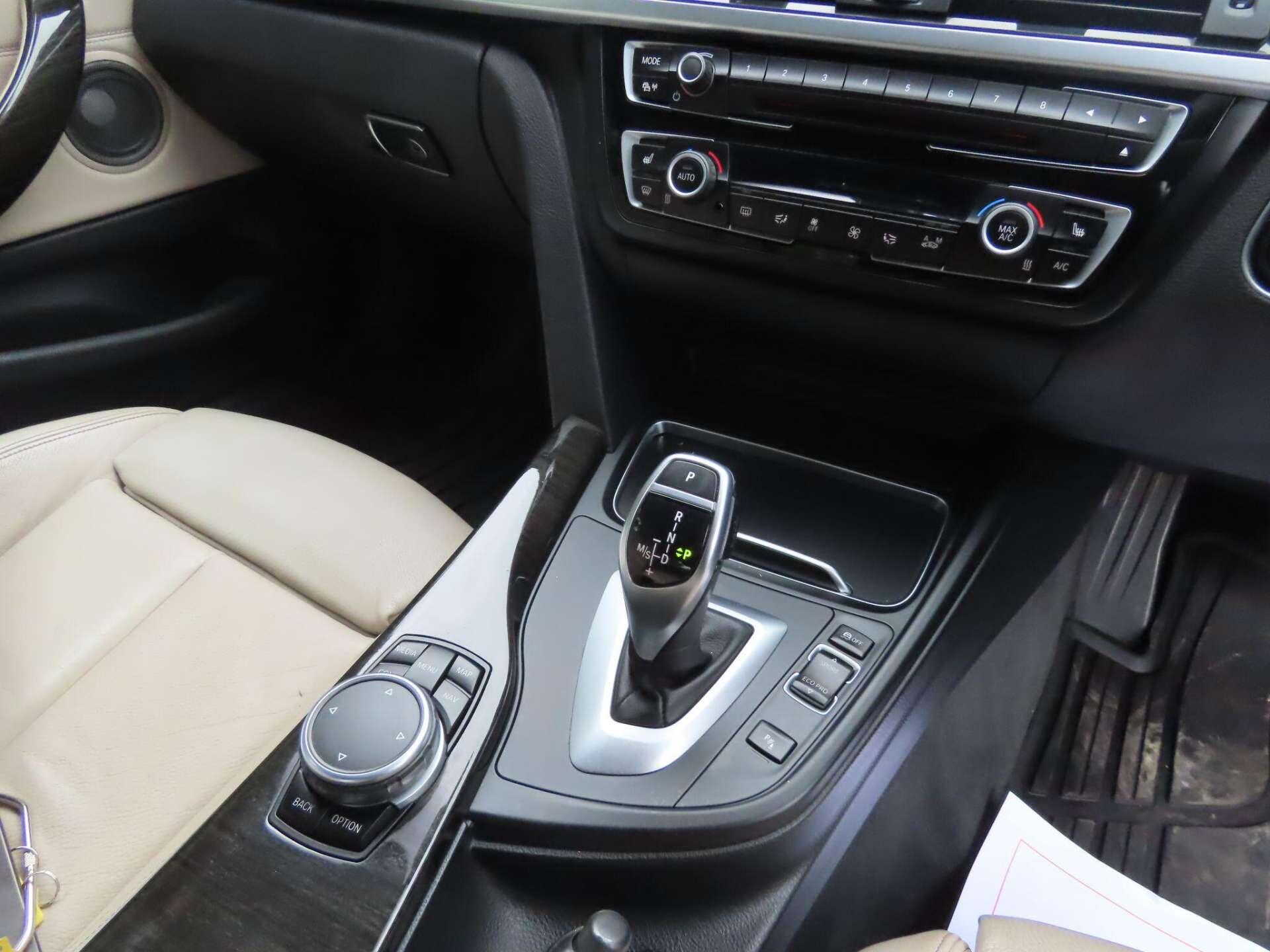 BMW 4 Series view 9