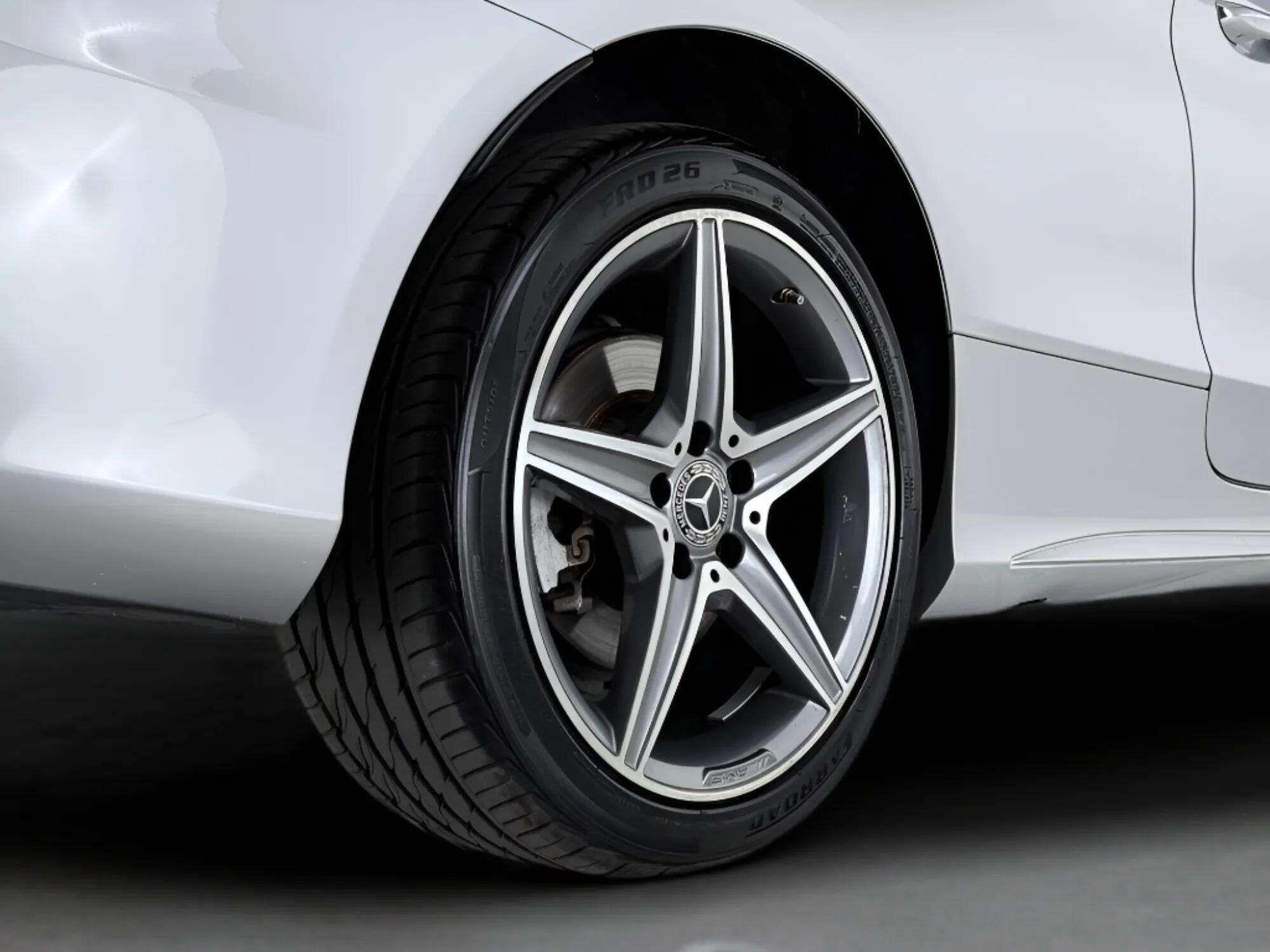 Mercedes-Benz C-Class view 8