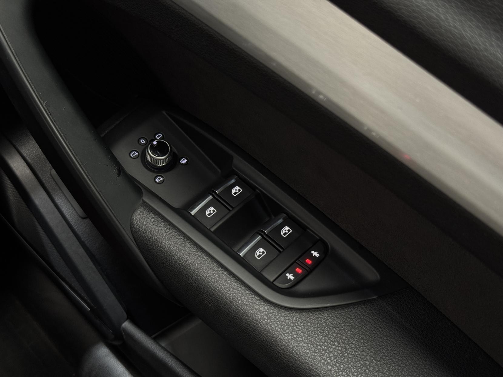 Audi Q5 view 53