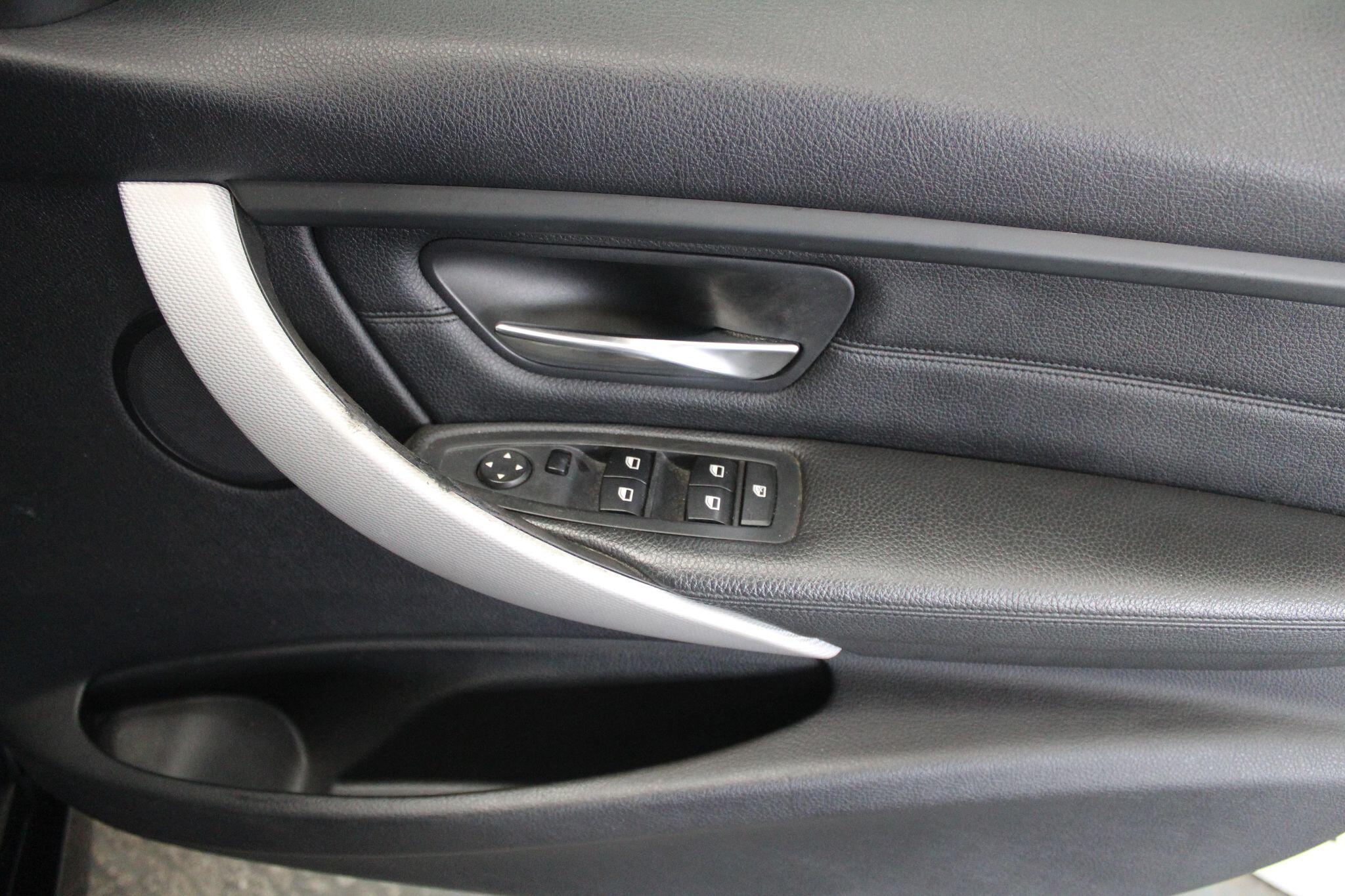 BMW 3 Series view 48
