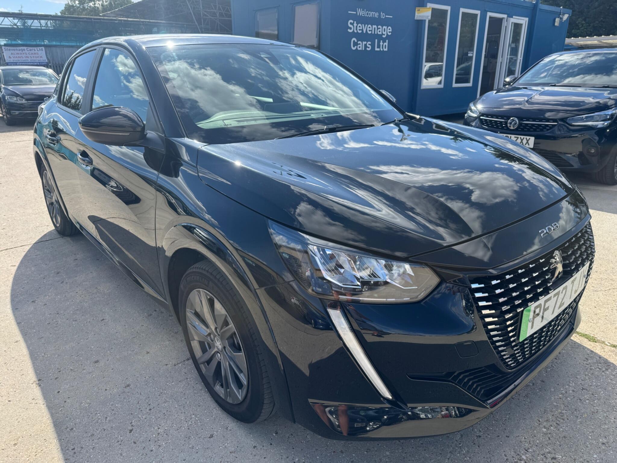 Peugeot E-208 view 4