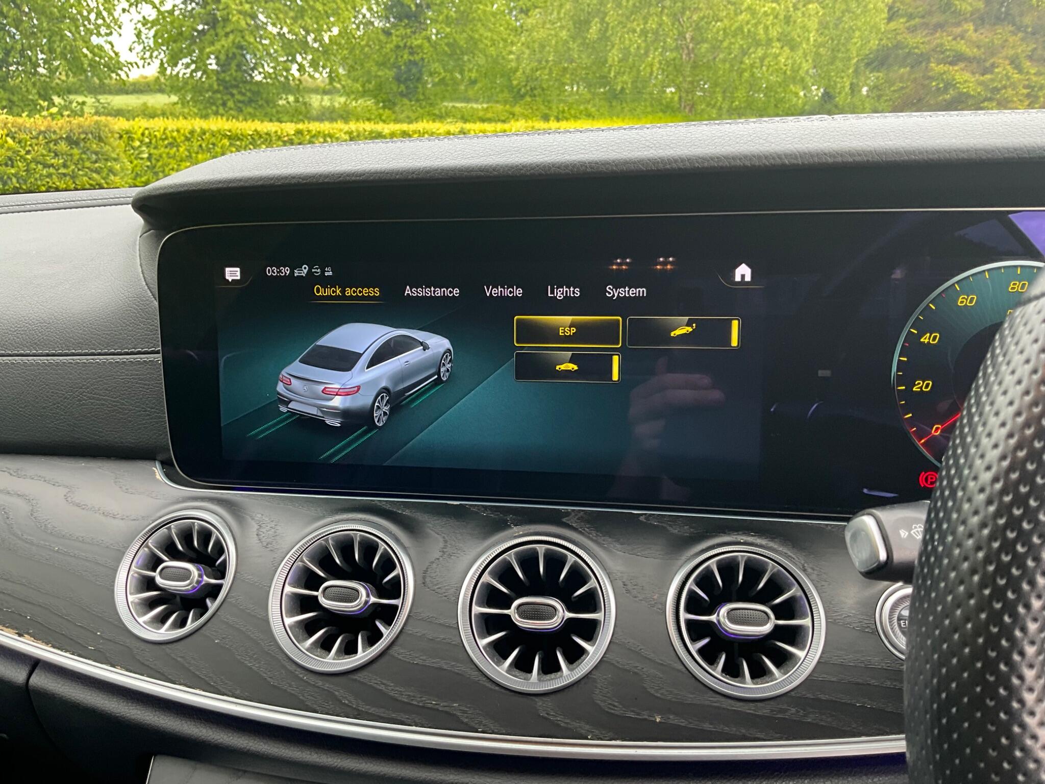Mercedes-Benz E Class view 32