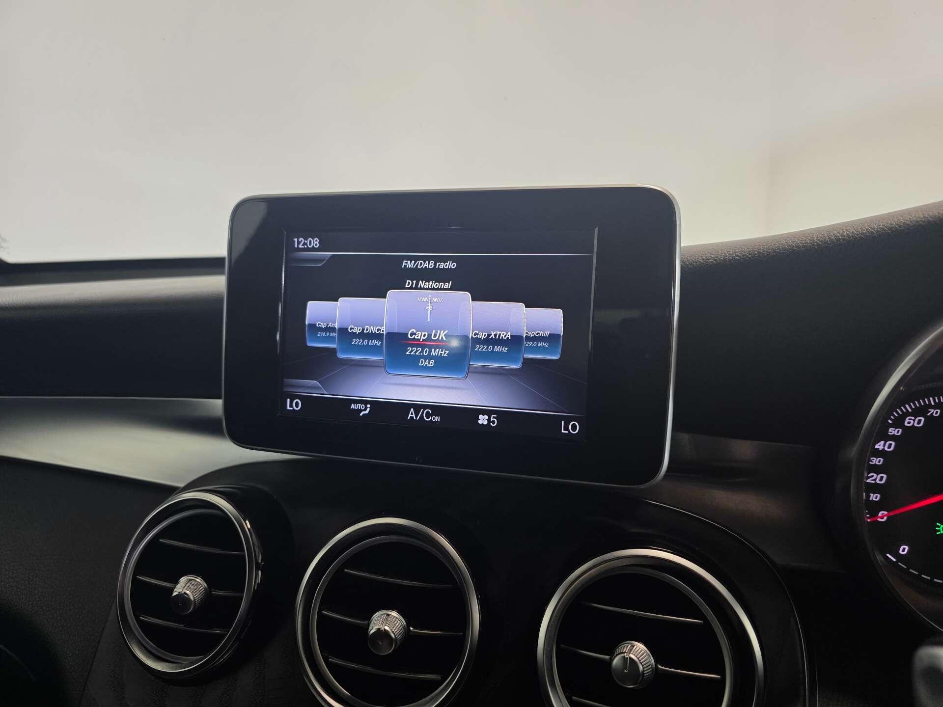Mercedes-Benz GLC view 28