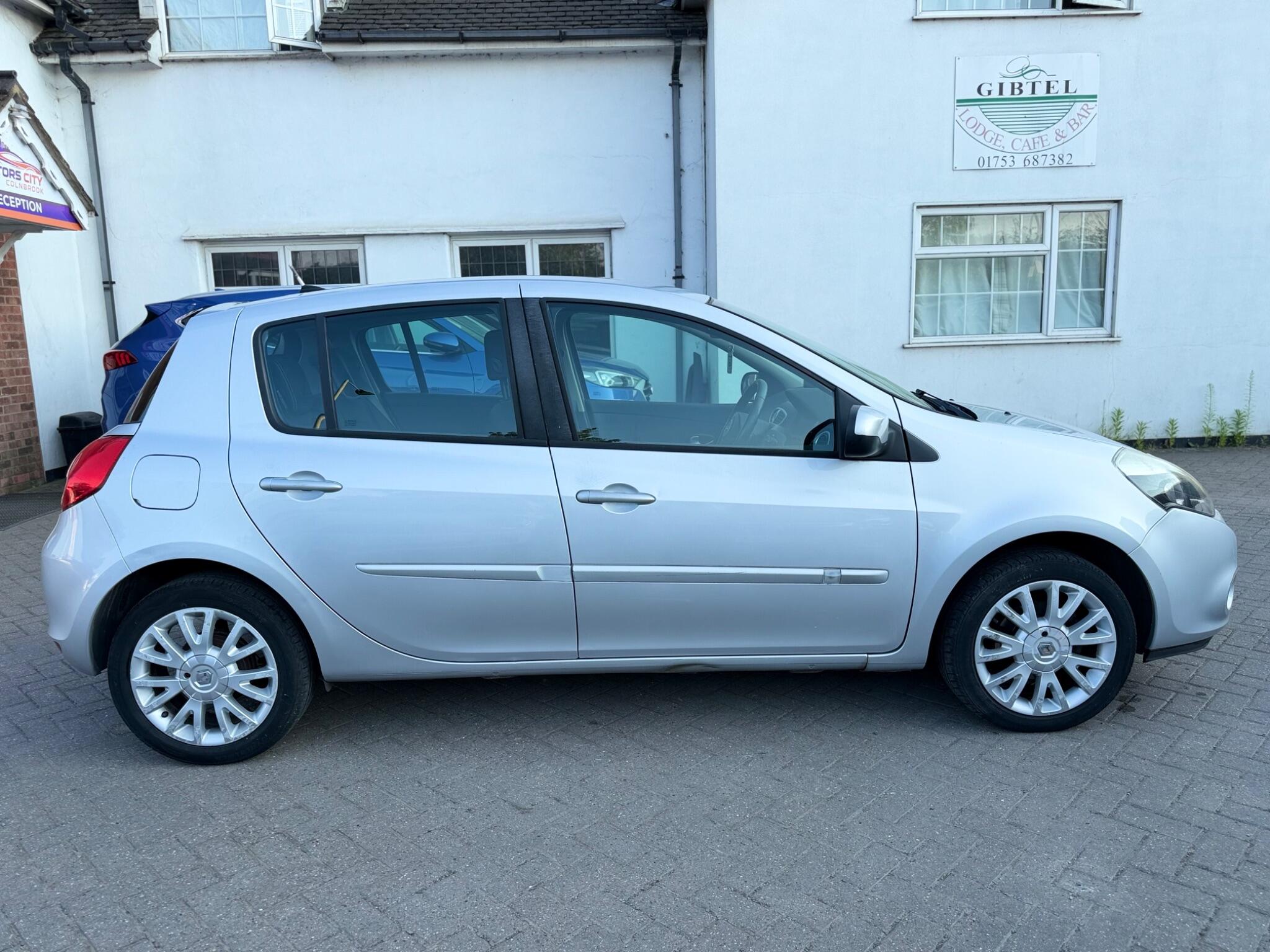 Renault Clio view 5
