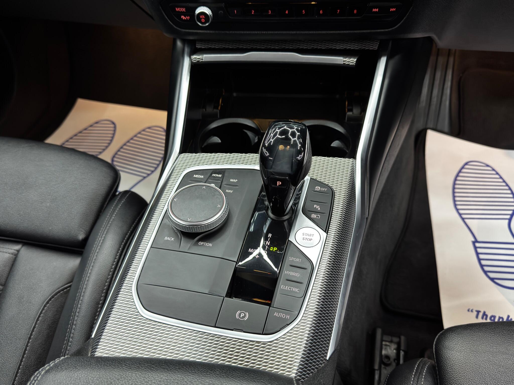 BMW 3 Series view 25