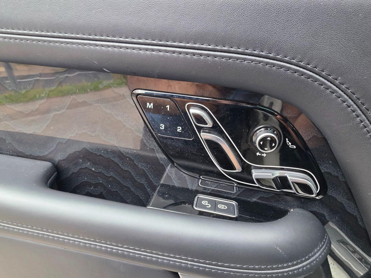 Land Rover Range Rover view 62