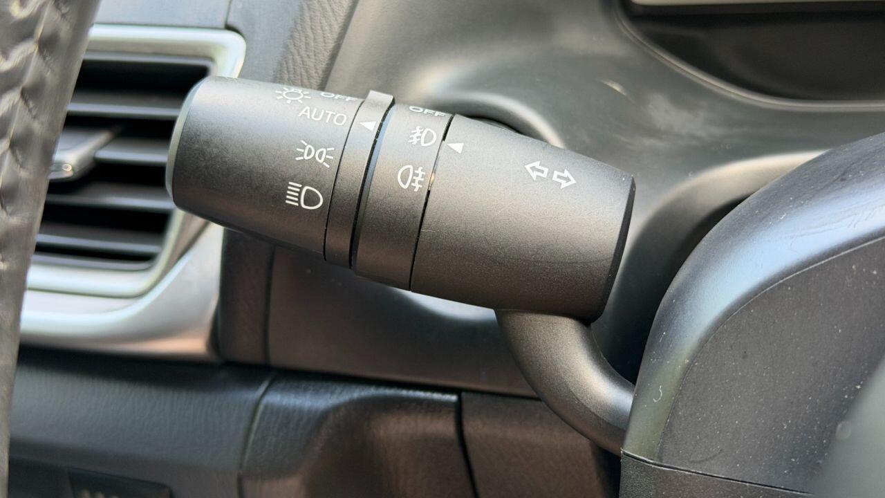 Mazda Mazda3 view 19